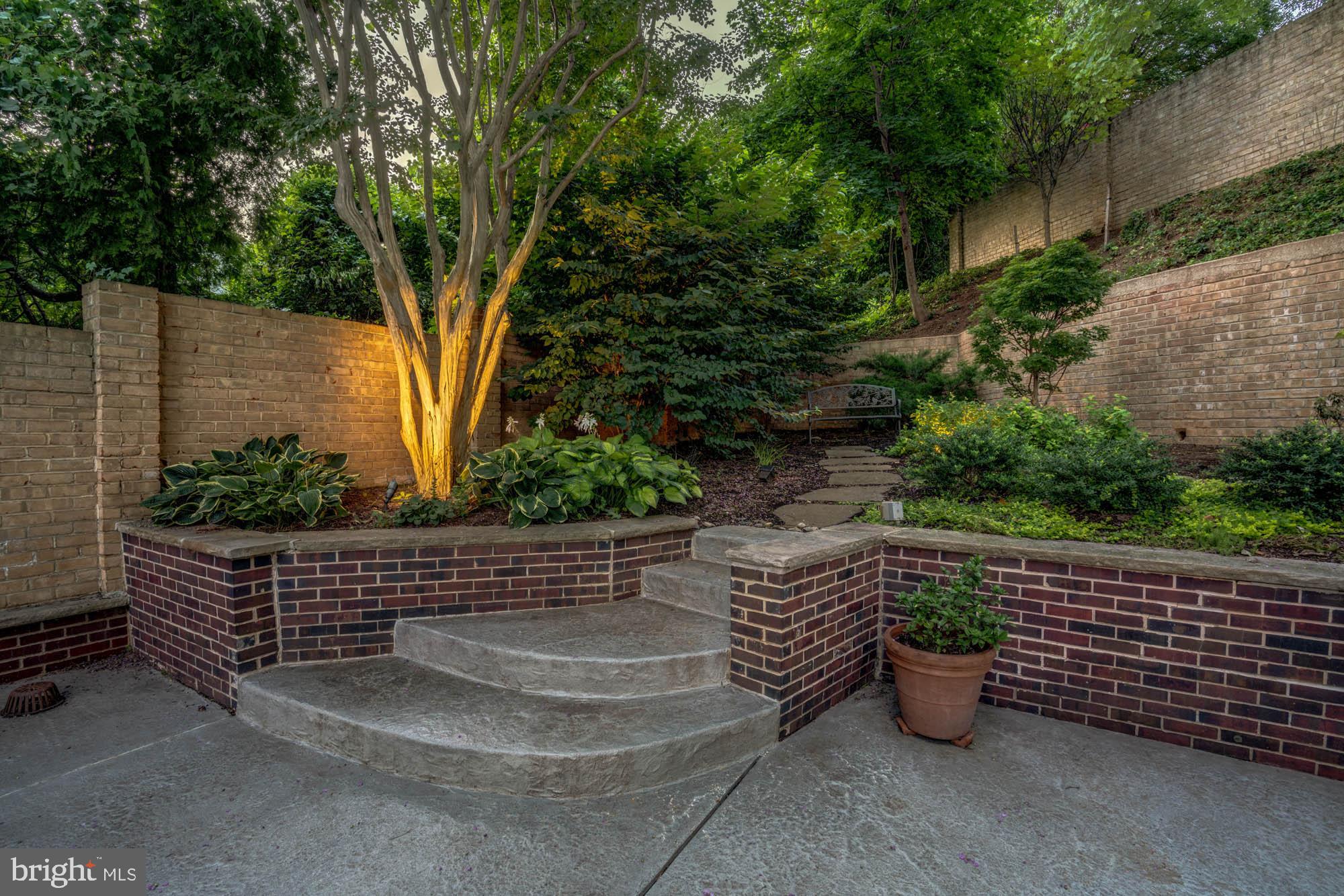 COURTS OF WYNGATE - Residential