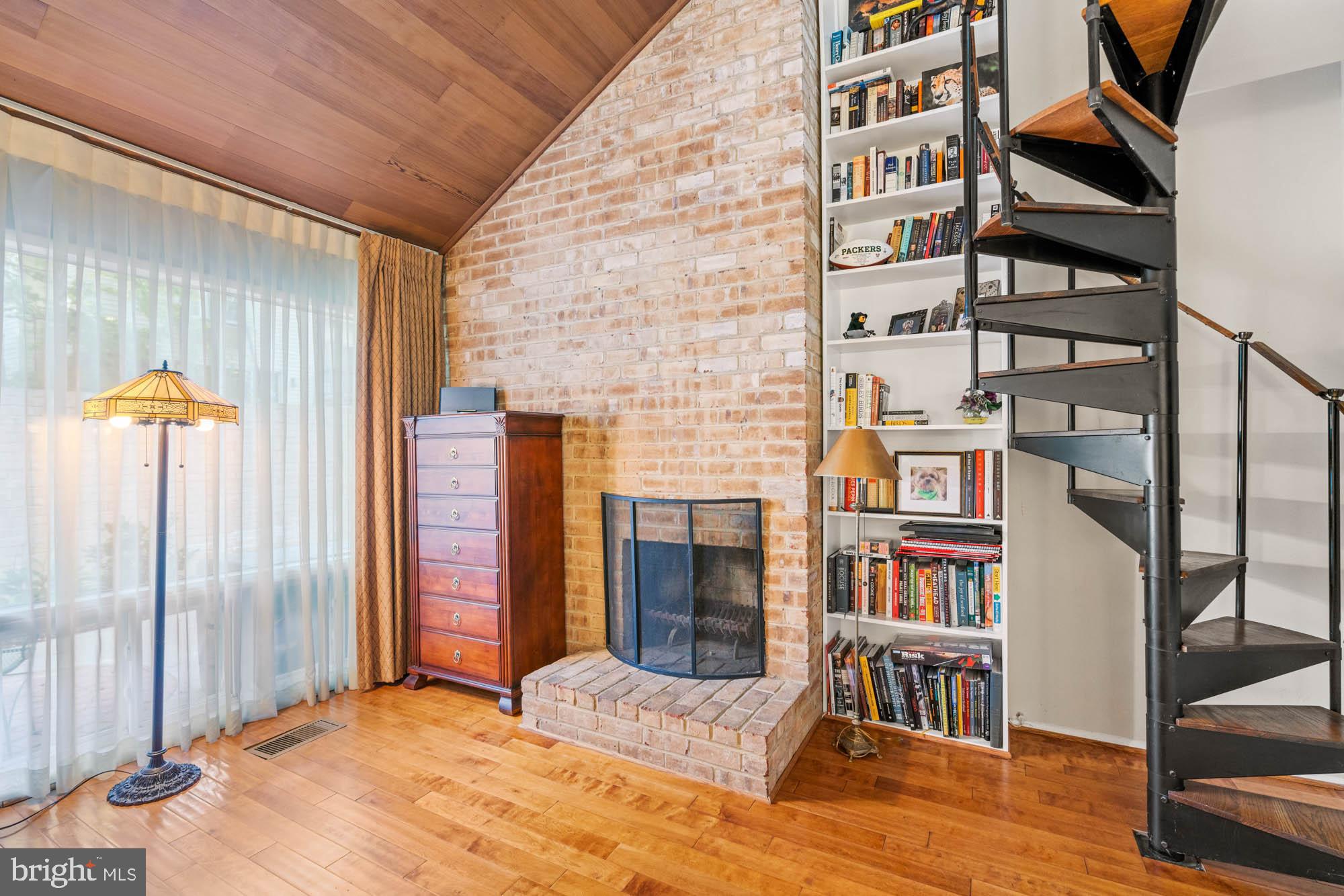 COURTS OF WYNGATE - Residential