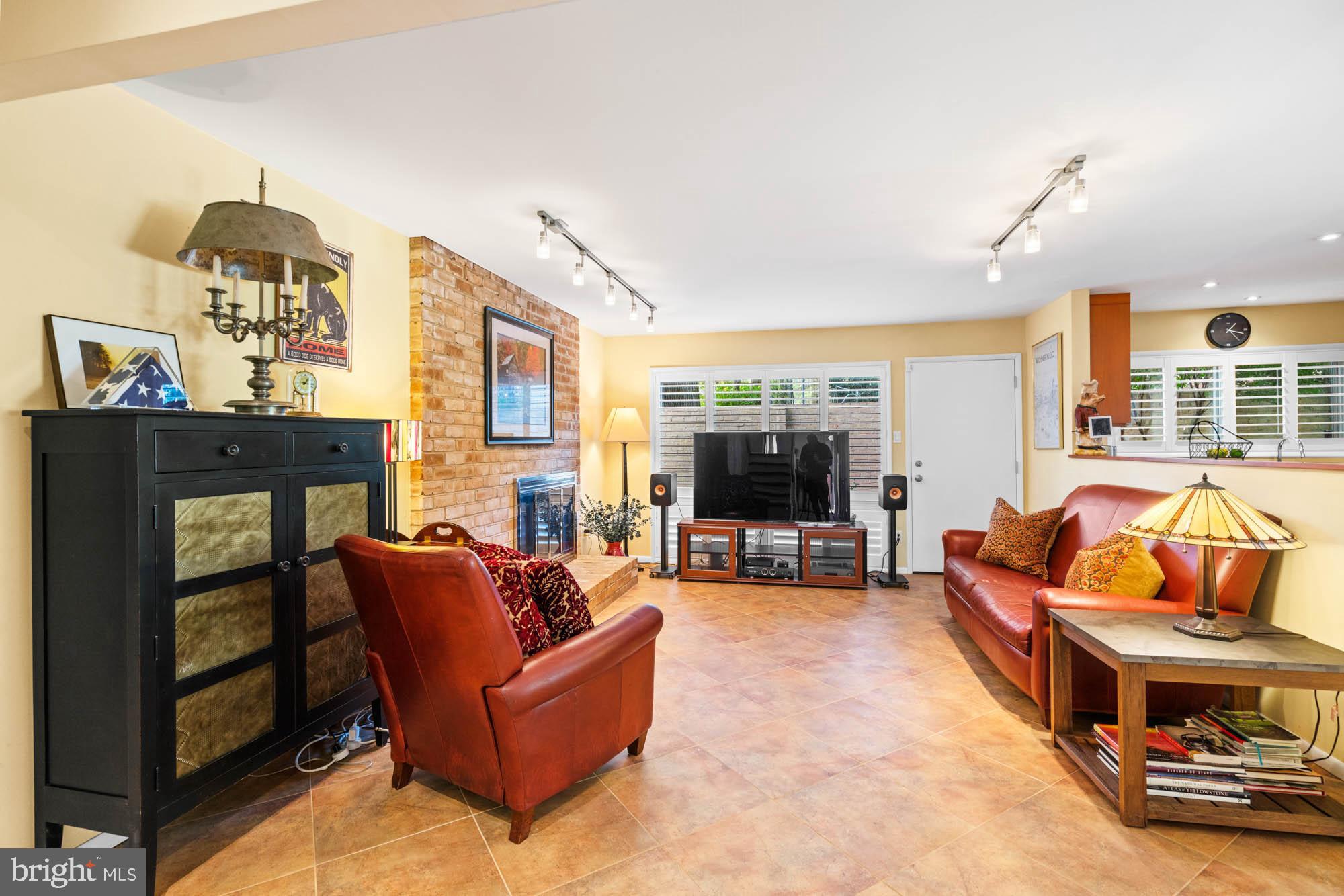 COURTS OF WYNGATE - Residential