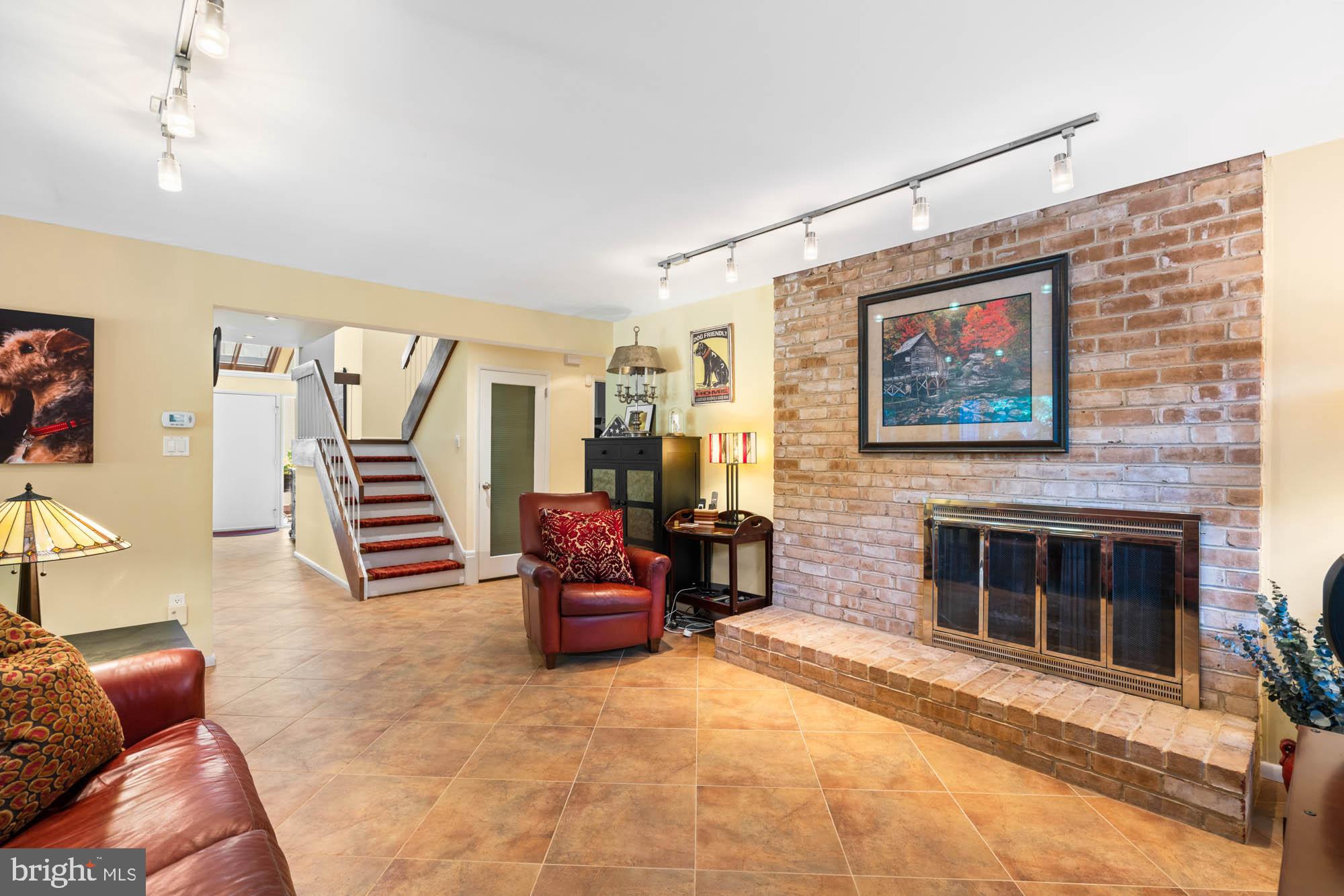 COURTS OF WYNGATE - Residential