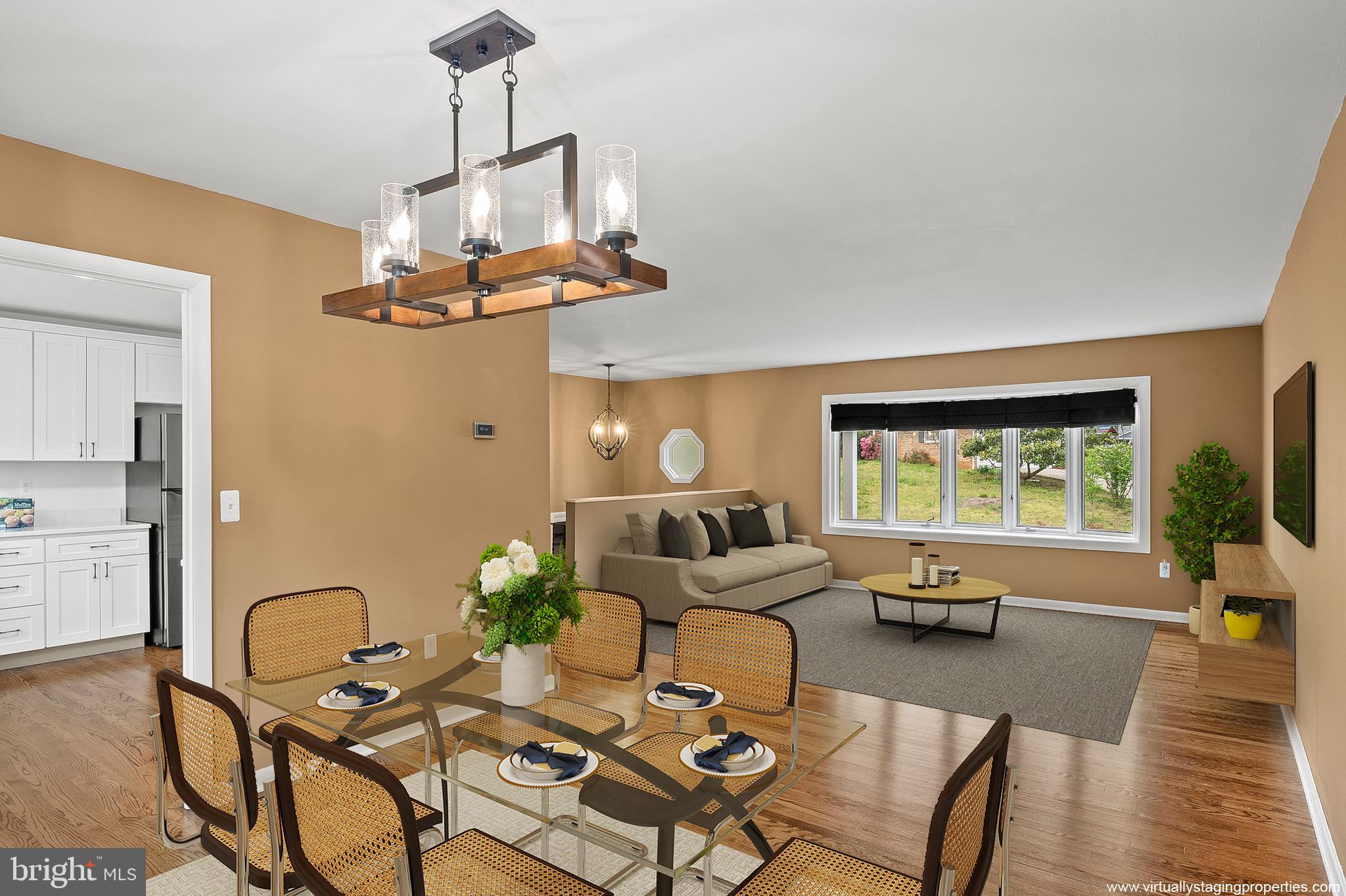 RIVA WOODS - Residential
