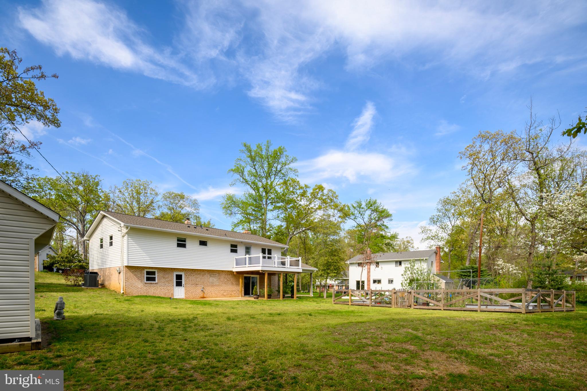 RIVA WOODS - Residential