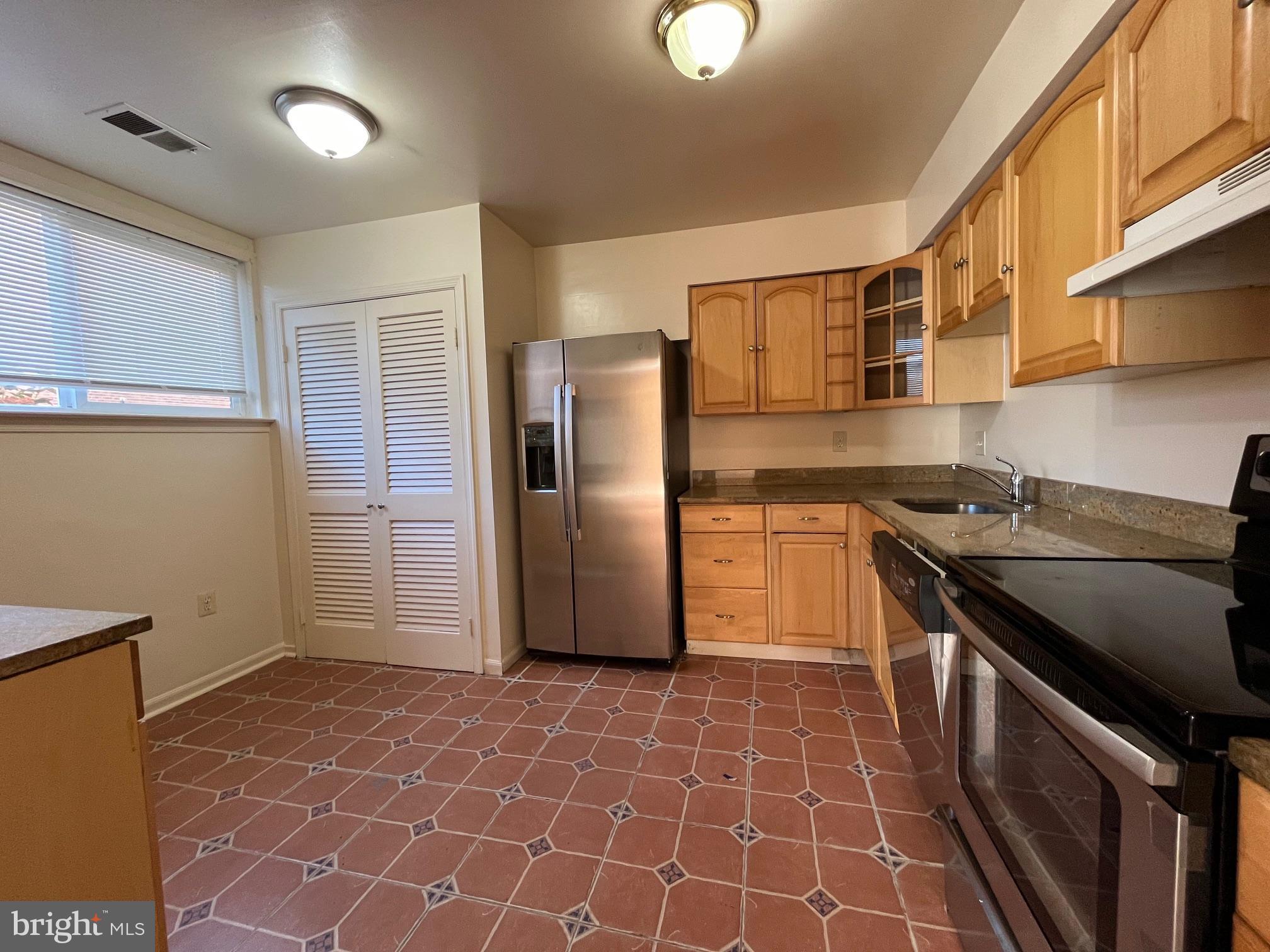 TERRACE TOWNHOUSES OF ANNANDALE - Residential Lease