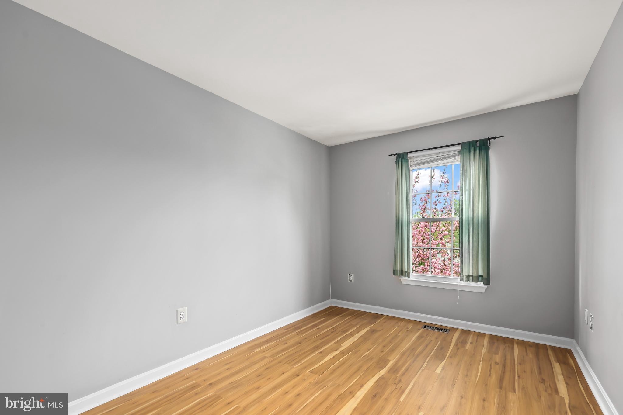 ROLLING BROOK - Residential