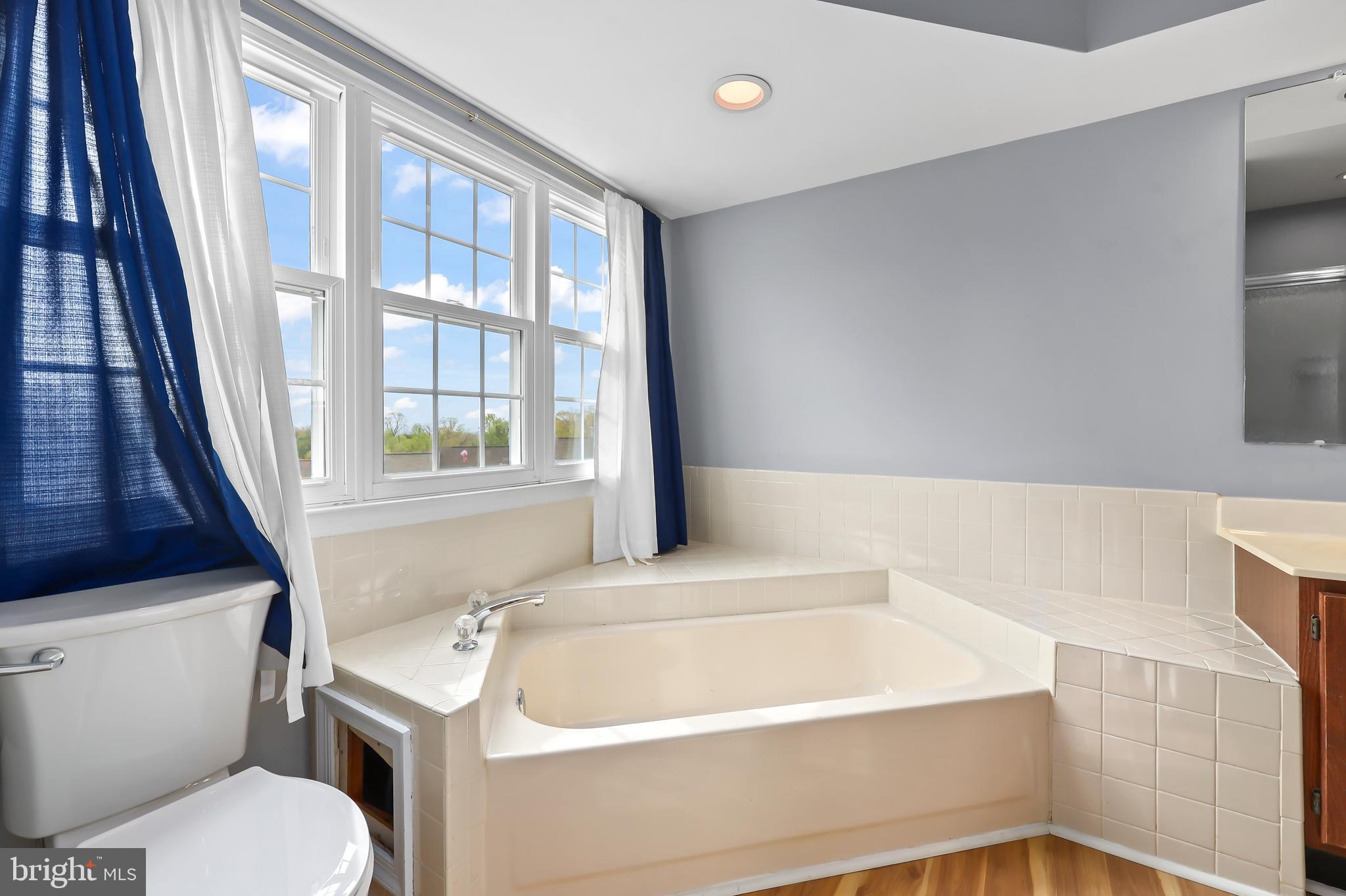 ROLLING BROOK - Residential