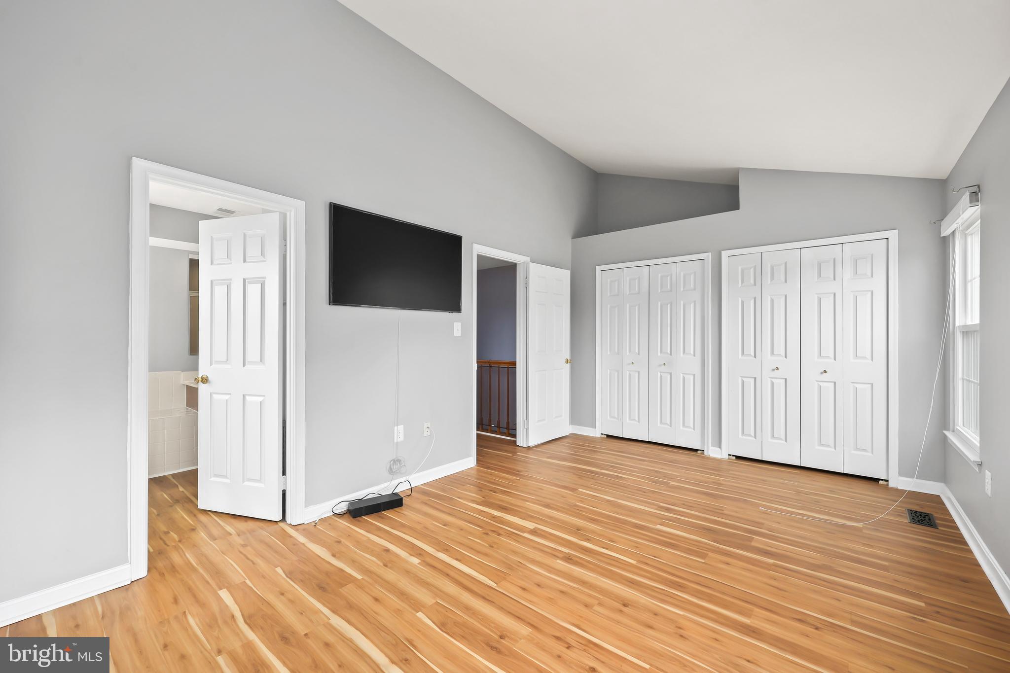 ROLLING BROOK - Residential