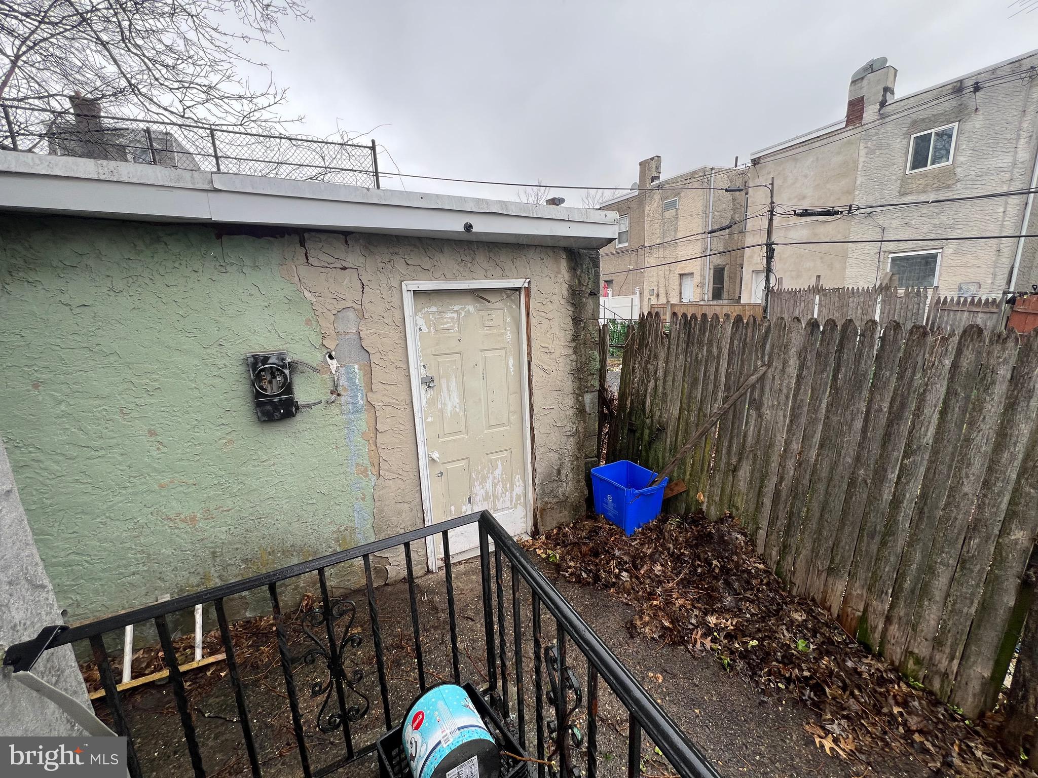 ELMWOOD PARK - Residential