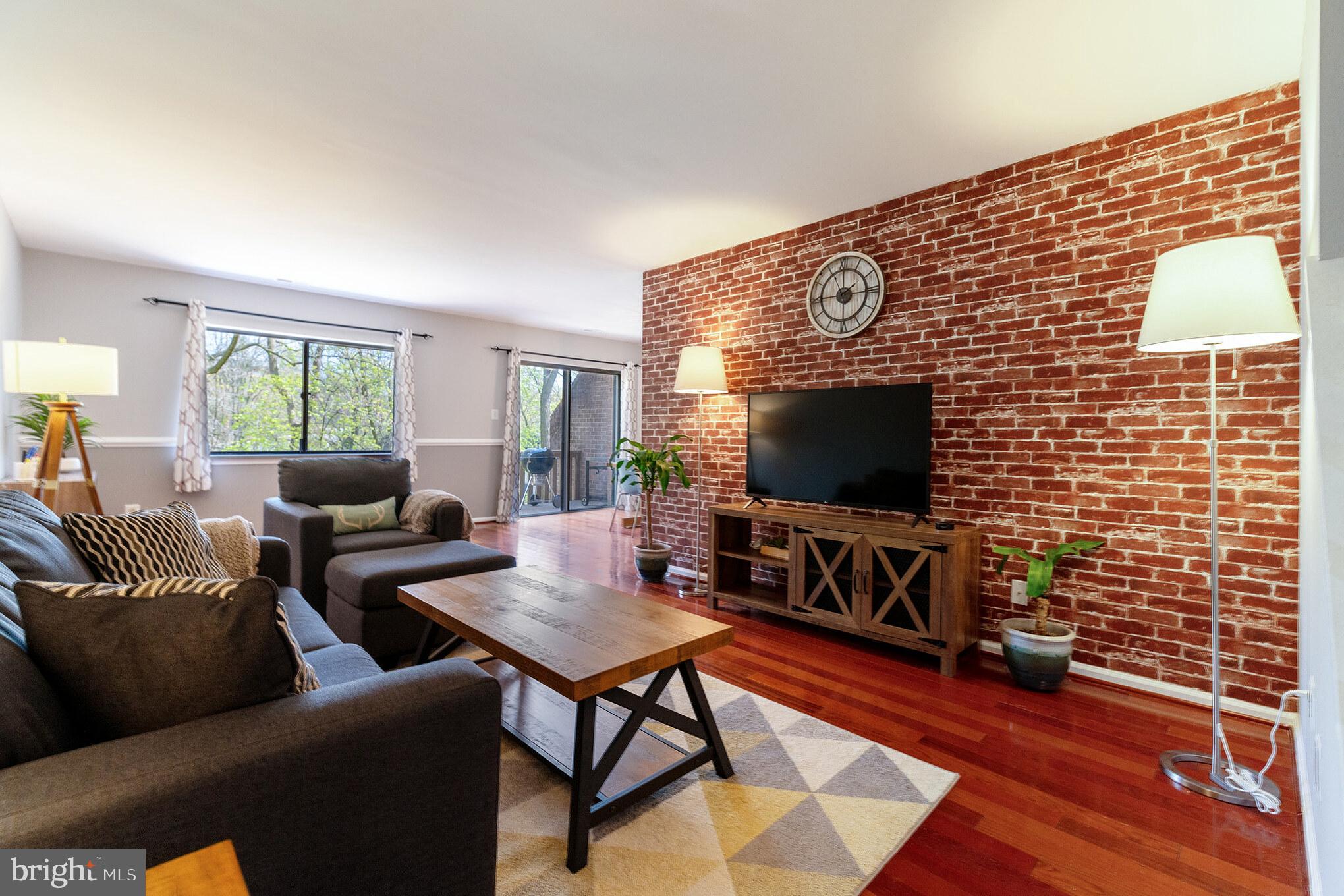 PAOLI WOODS - Residential