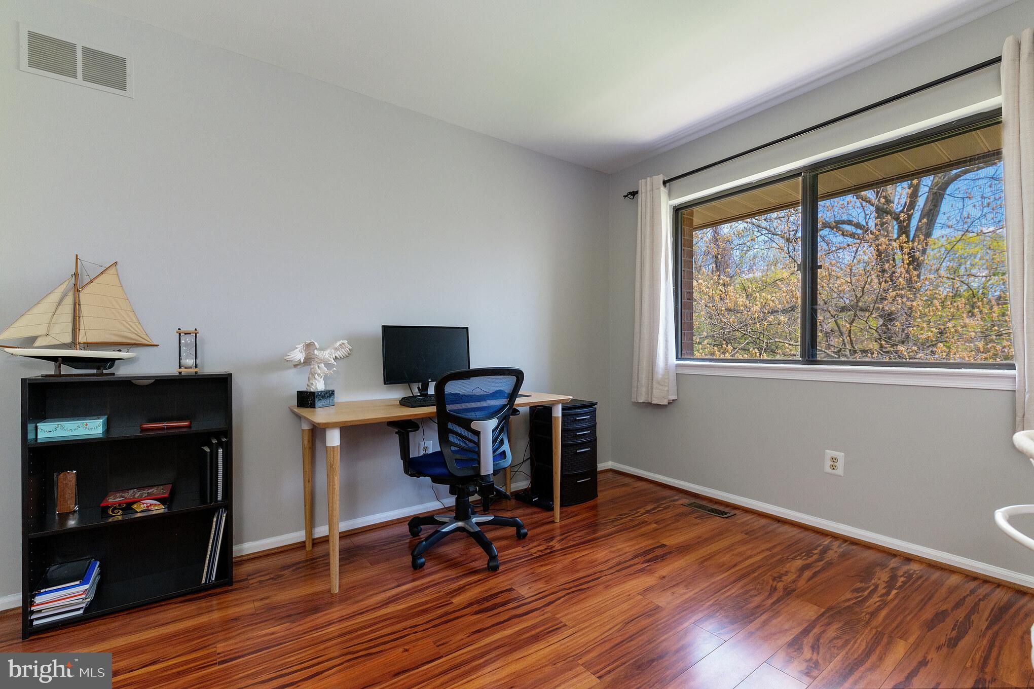 PAOLI WOODS - Residential