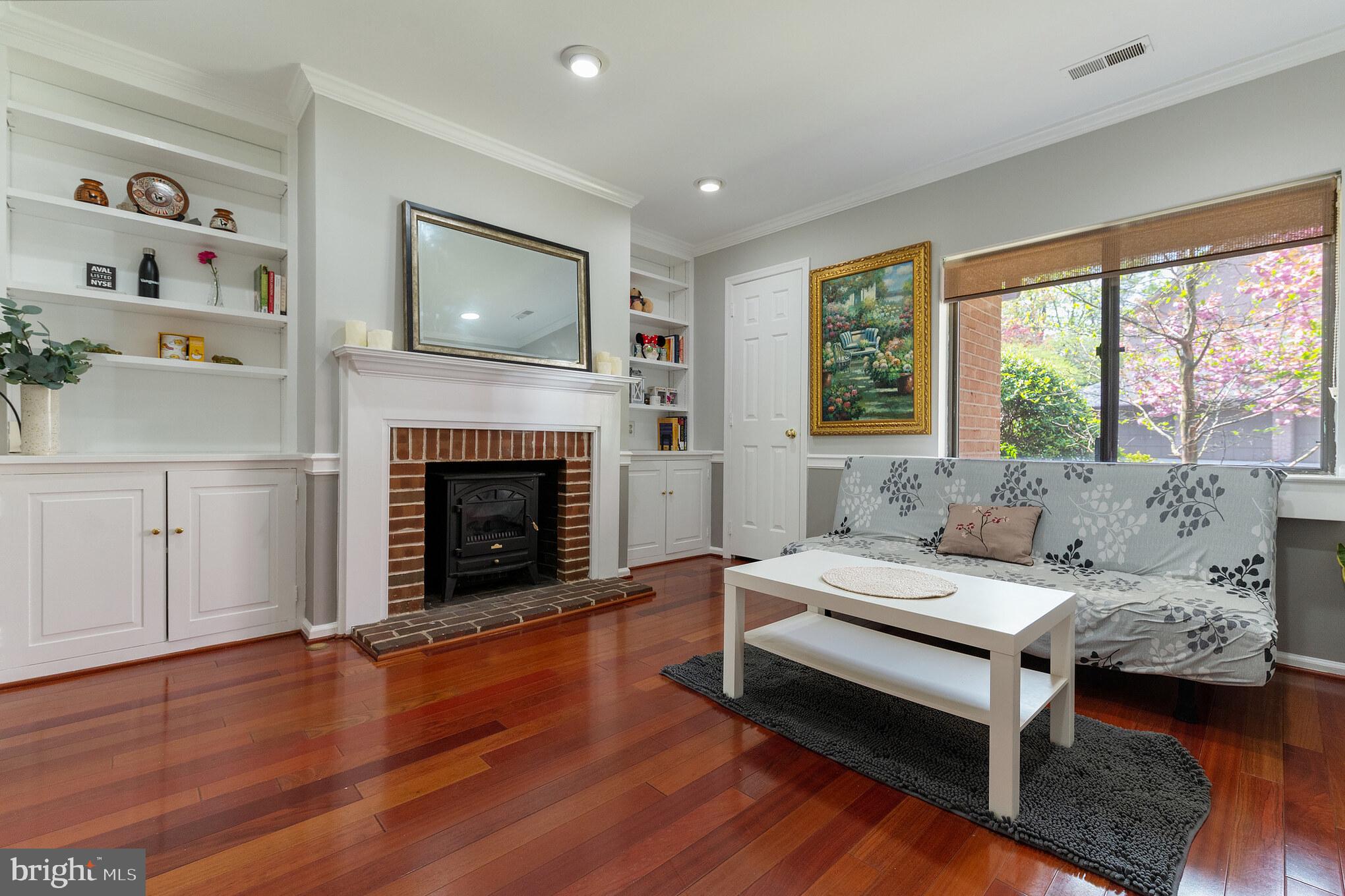 PAOLI WOODS - Residential