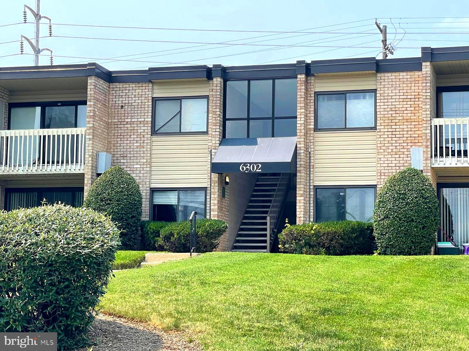 Move-In Ready 2-Bedroom Home Near Suitland Metro!
This spacious 911 sq ft, 2-bedroom, 1-bath home is freshly painted and ready for you! Enjoy brand-new vinyl flooring in the bedrooms and the convenience of an in-unit washer and dryer. Its great location is just miles from the Suitland Metro station. Most utilities are included; electricity is separate.
Applicant Requirements:
Minimum credit score: 640
Minimum annual income: $55,000
No prior evictions
Application fee: $60 per adult (all applicants 18+ must apply)
No smoking allowed, Electricity paid by tenant.