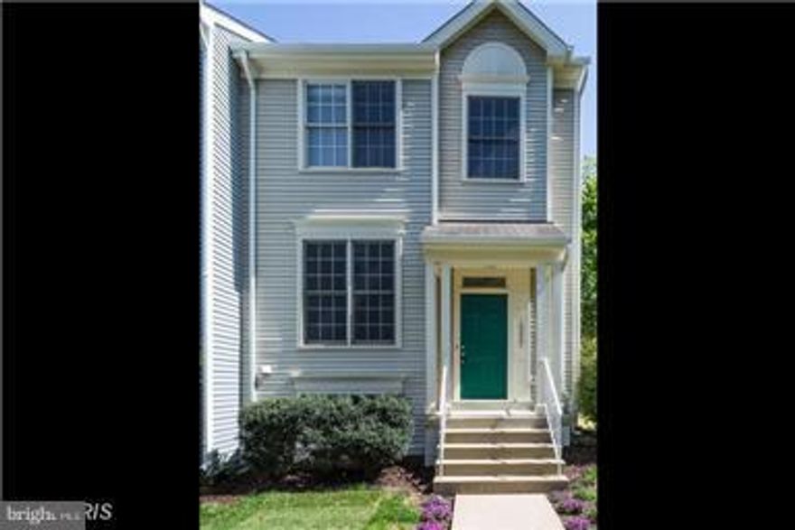 End Unit Townhouse, 3 Bedrooms Upstairs, 4th Bedroom with full bath in the Basement, Updated Eat In Kitchen with Granite Counter tops and All Brand New SS Appliances and New Washer and Dryer. Hugh Master Bedroom w Vaulted Ceiling and Luxury Bath. Close to I66 and Shopping. Hardwoods on the main level. Appointment need due to pets, do not enter if you see the dogs in the window.