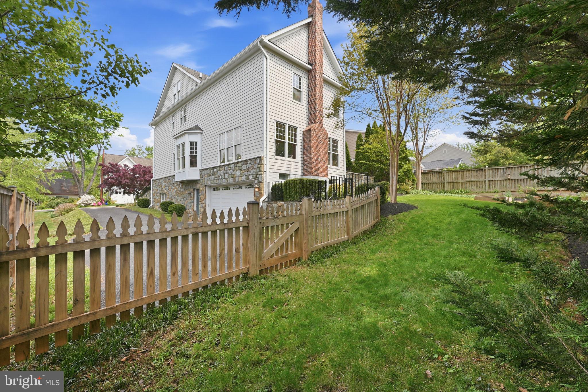 ALTA VISTA TERRACE - Residential