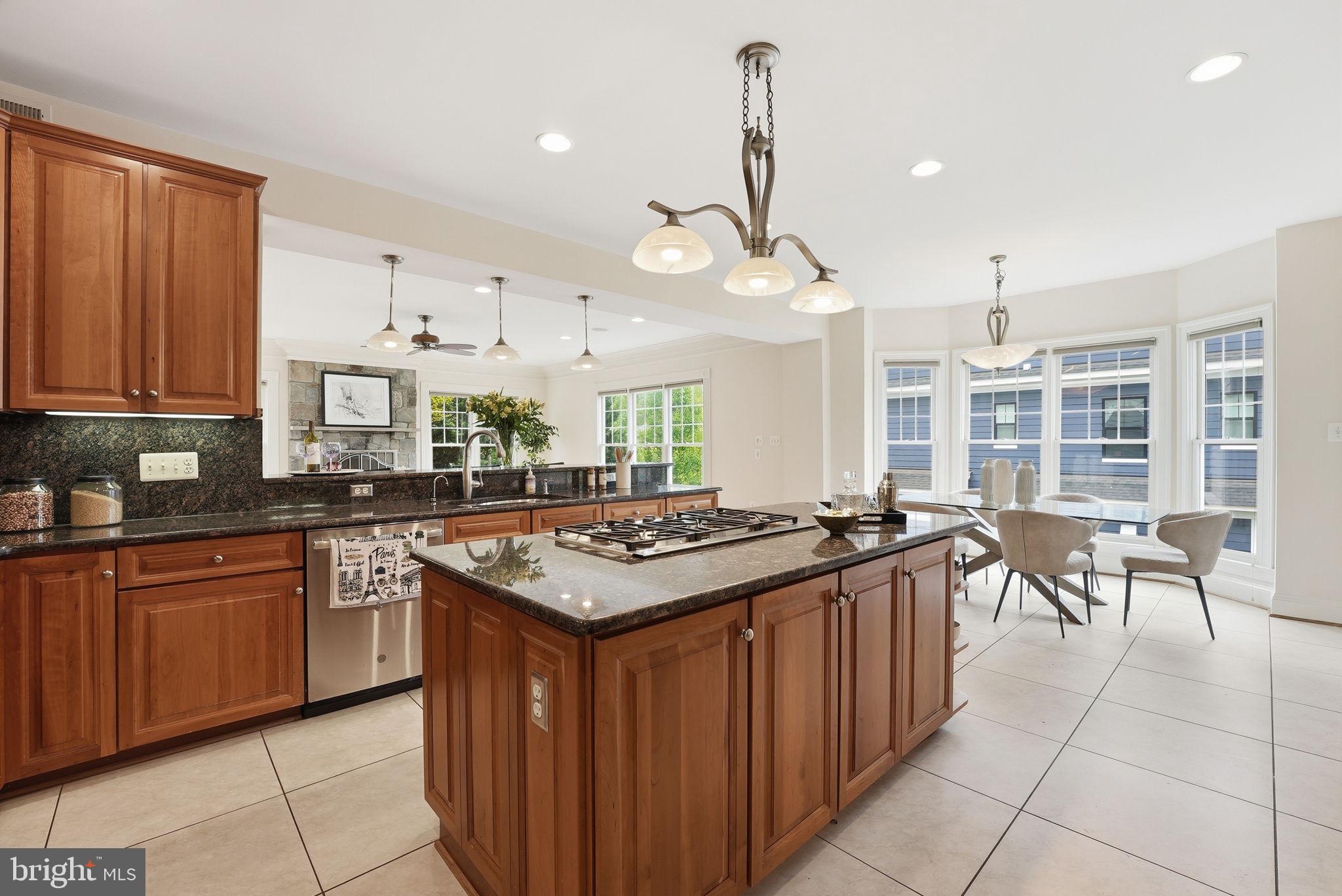 ALTA VISTA TERRACE - Residential