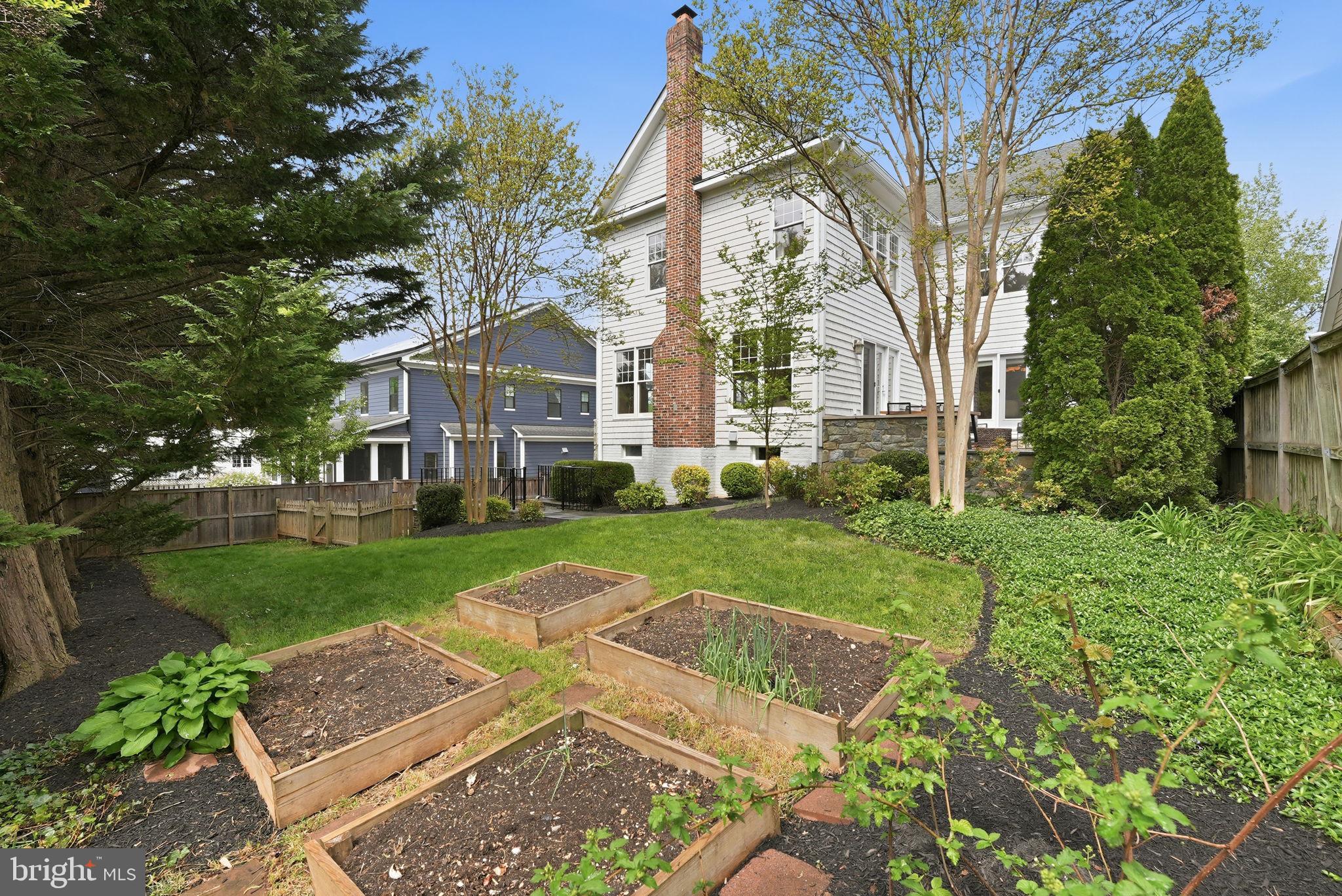 ALTA VISTA TERRACE - Residential