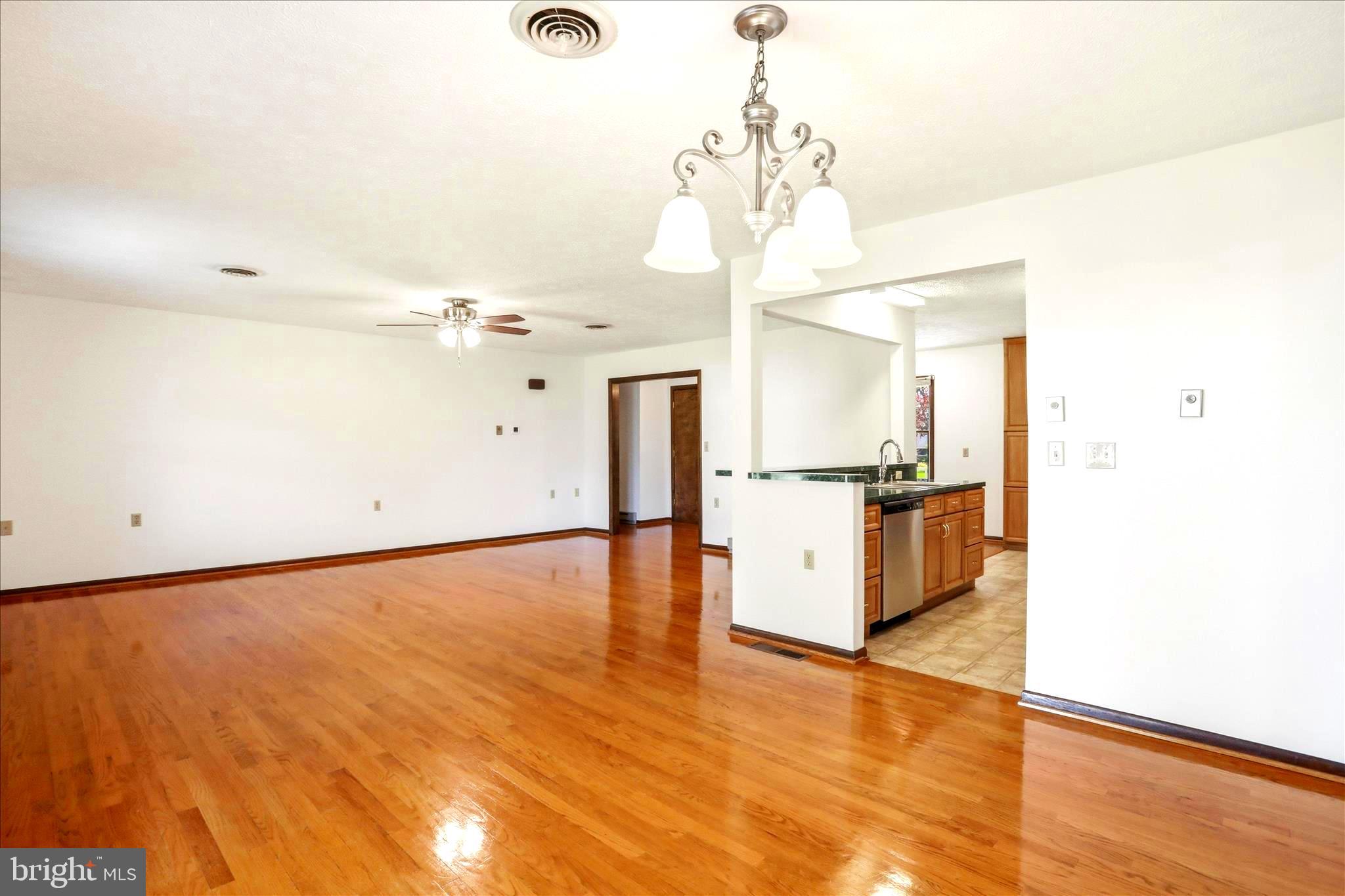 GERRARD ACRES - Residential