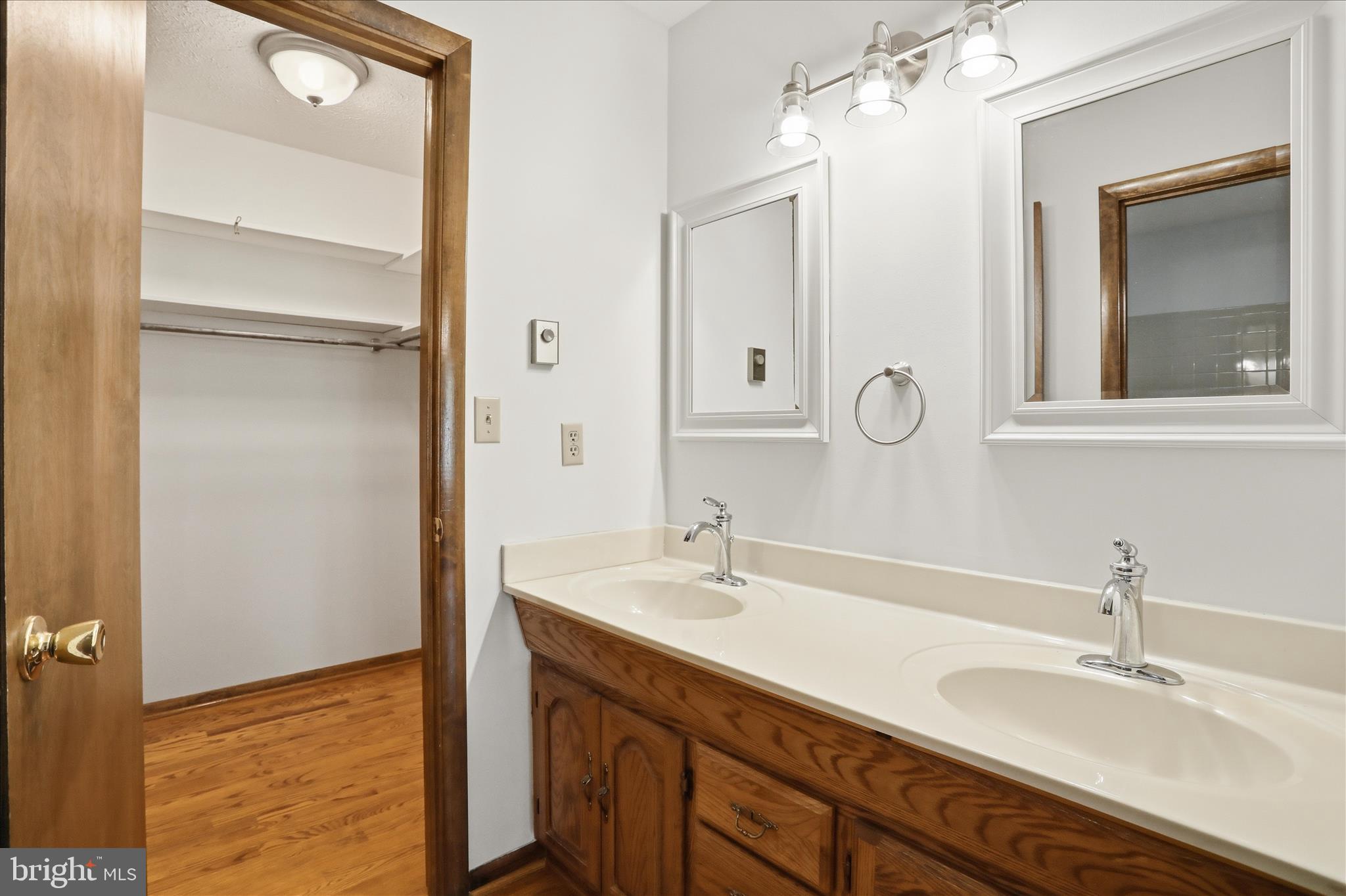 GERRARD ACRES - Residential