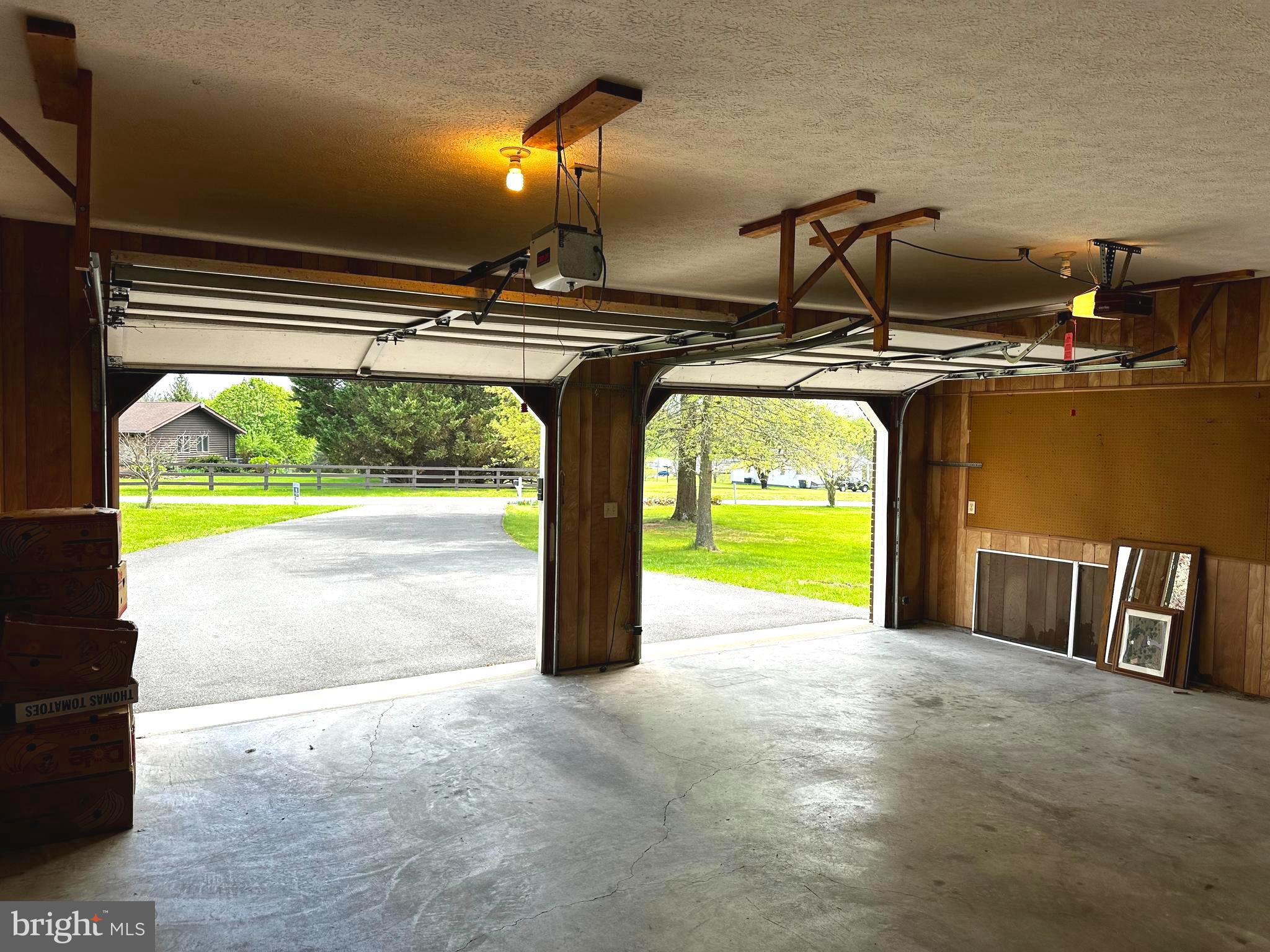 GERRARD ACRES - Residential