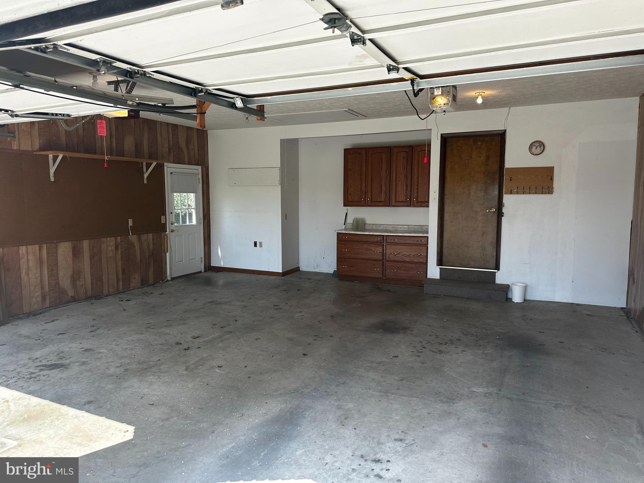 GERRARD ACRES - Residential