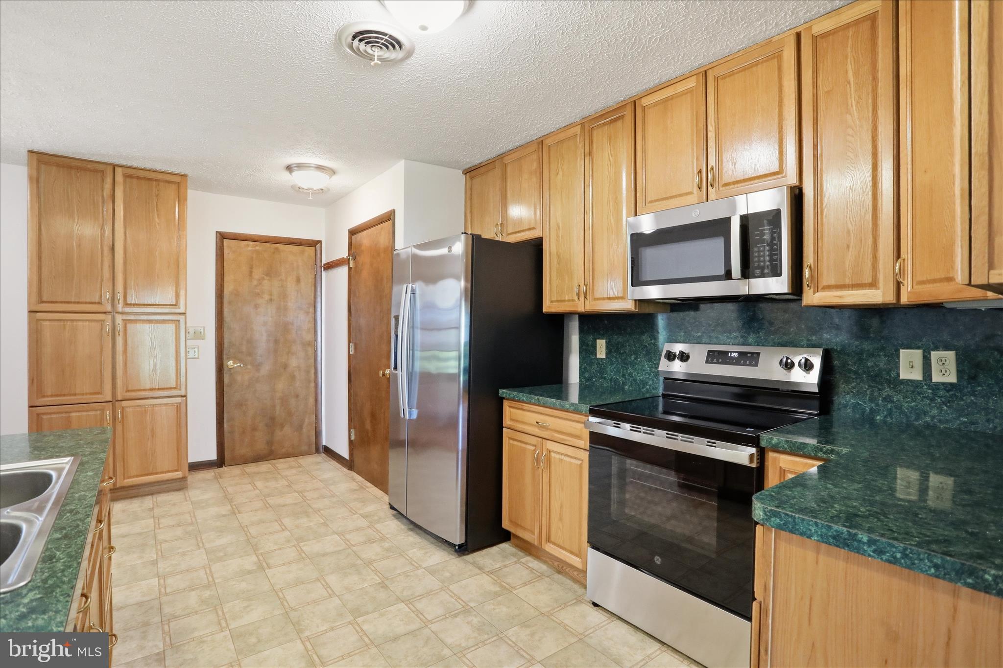 GERRARD ACRES - Residential