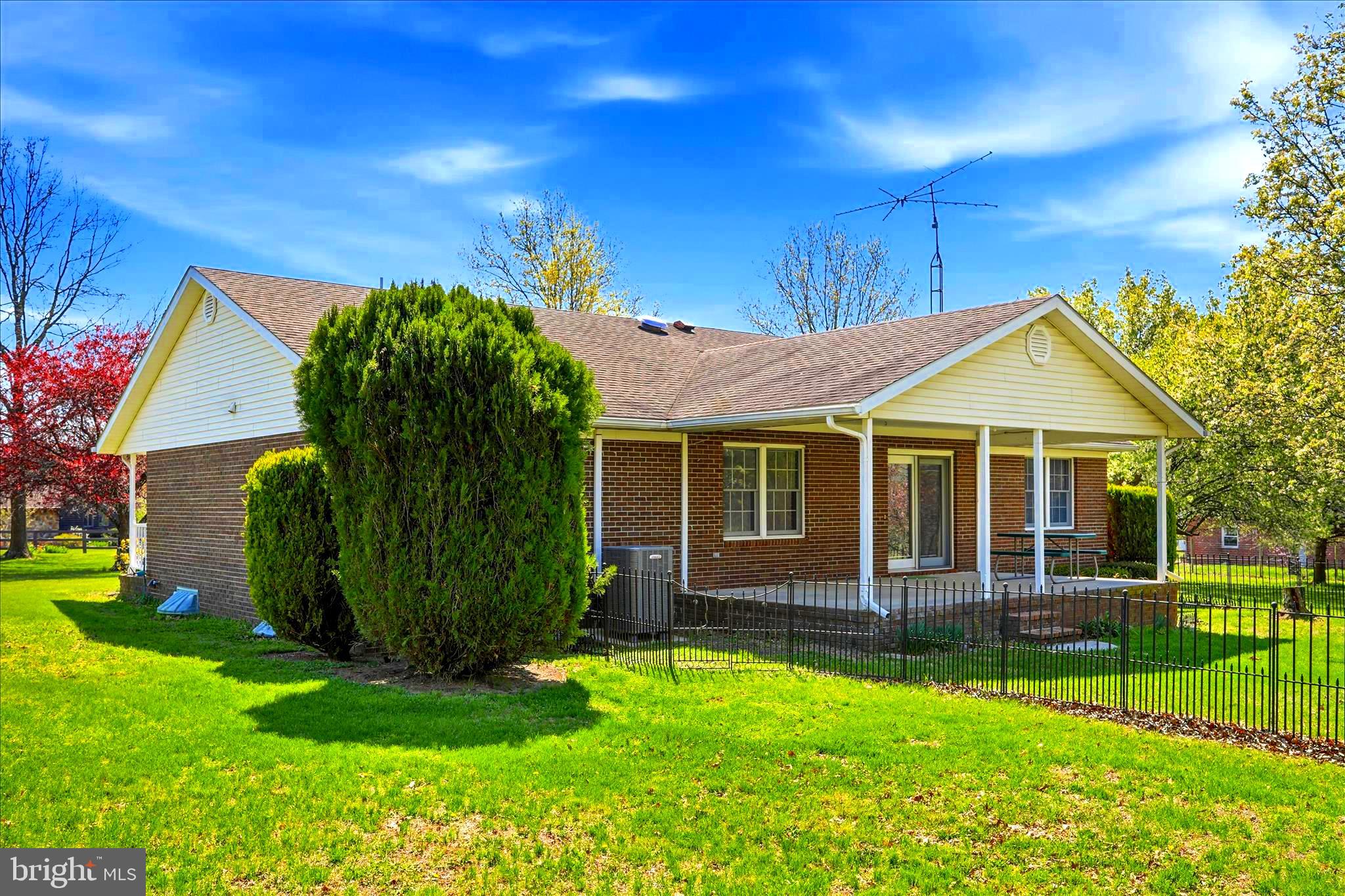 GERRARD ACRES - Residential