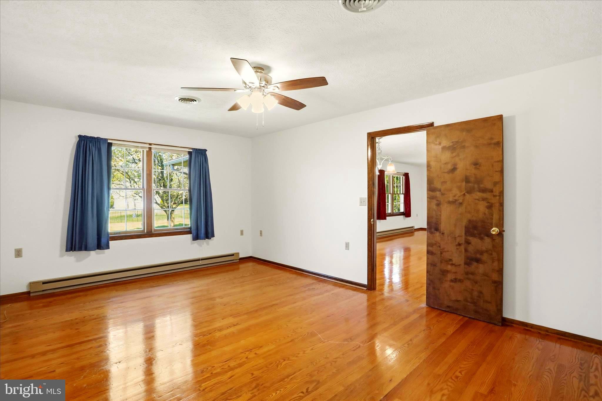 GERRARD ACRES - Residential