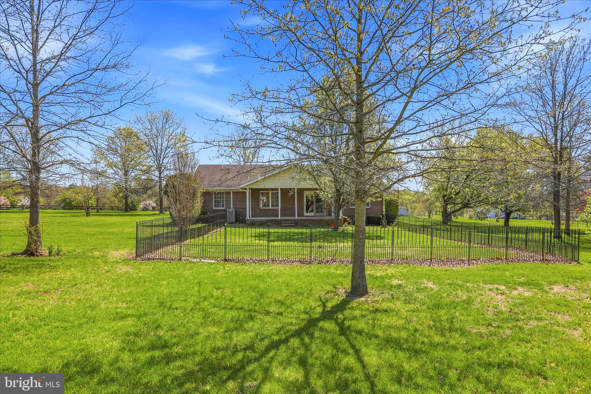 GERRARD ACRES - Residential