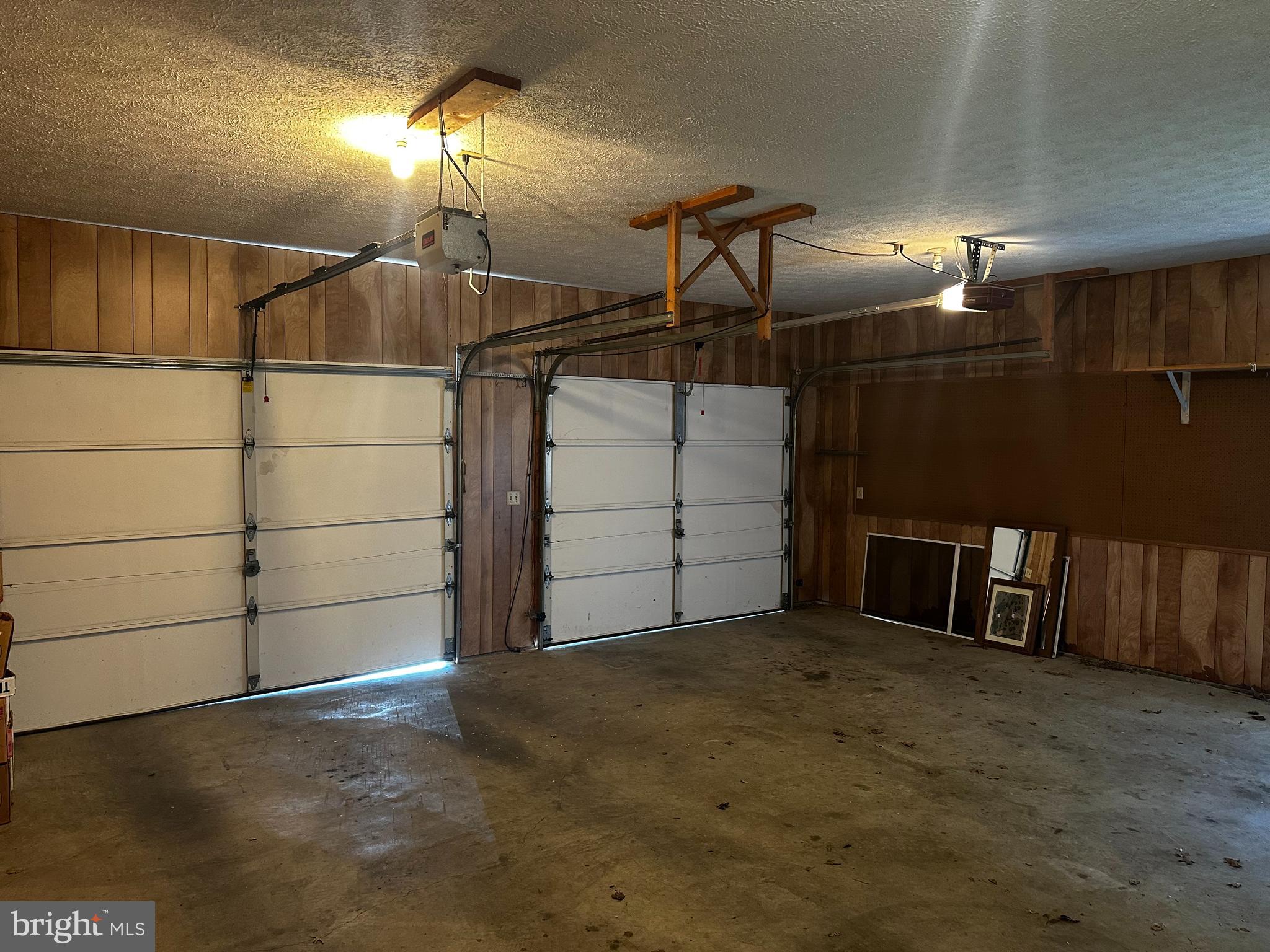 GERRARD ACRES - Residential