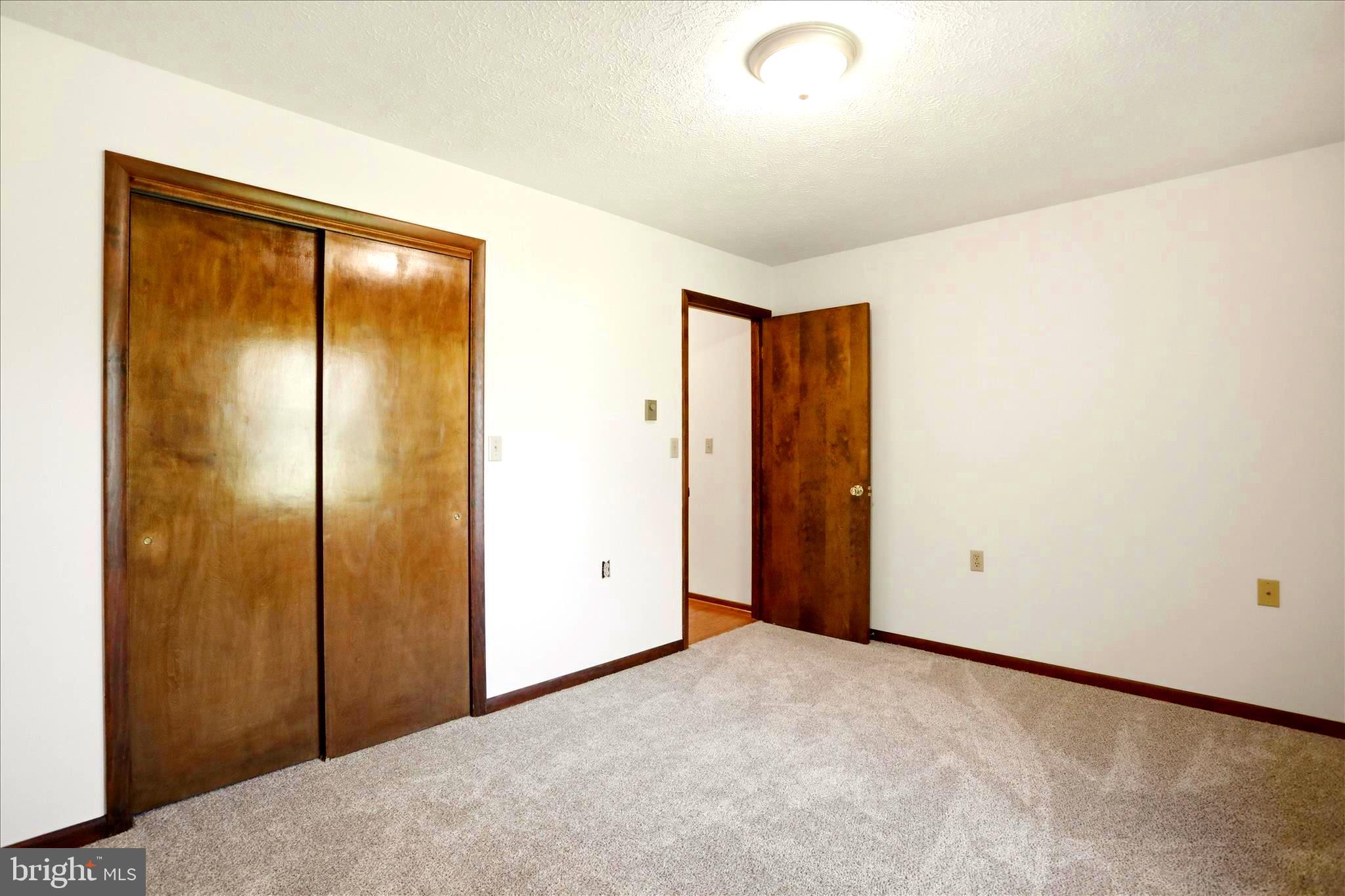 GERRARD ACRES - Residential