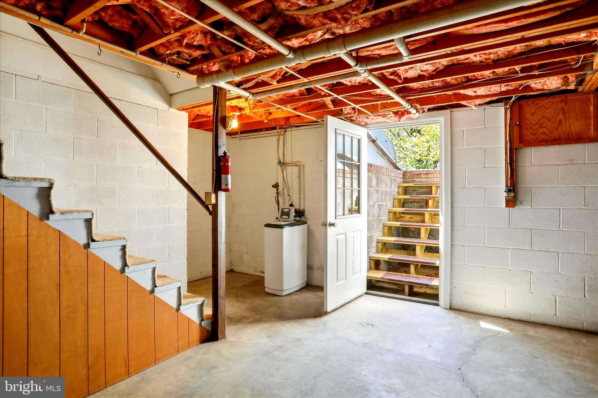 GERRARD ACRES - Residential