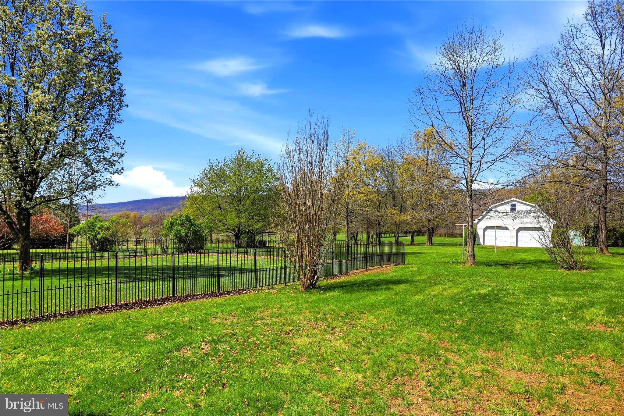 GERRARD ACRES - Residential