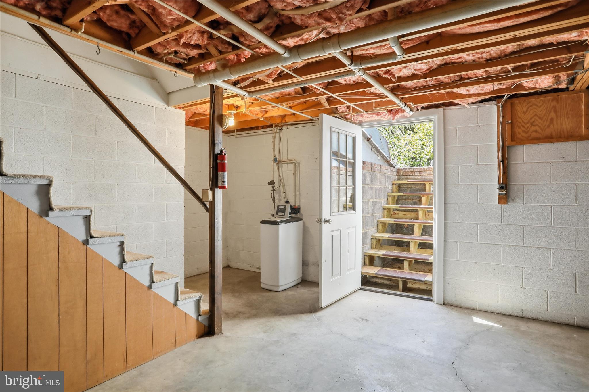 GERRARD ACRES - Residential