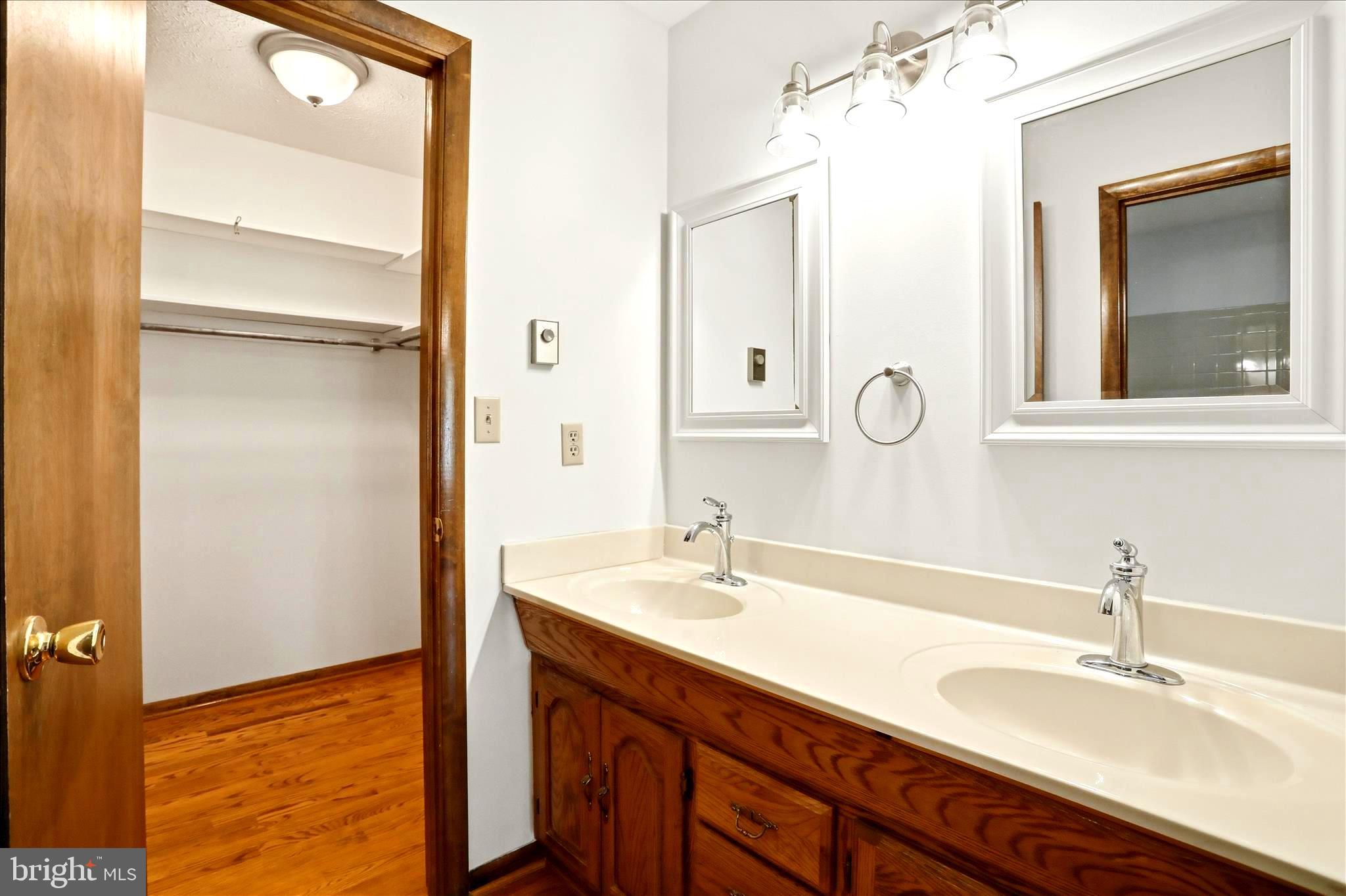 GERRARD ACRES - Residential