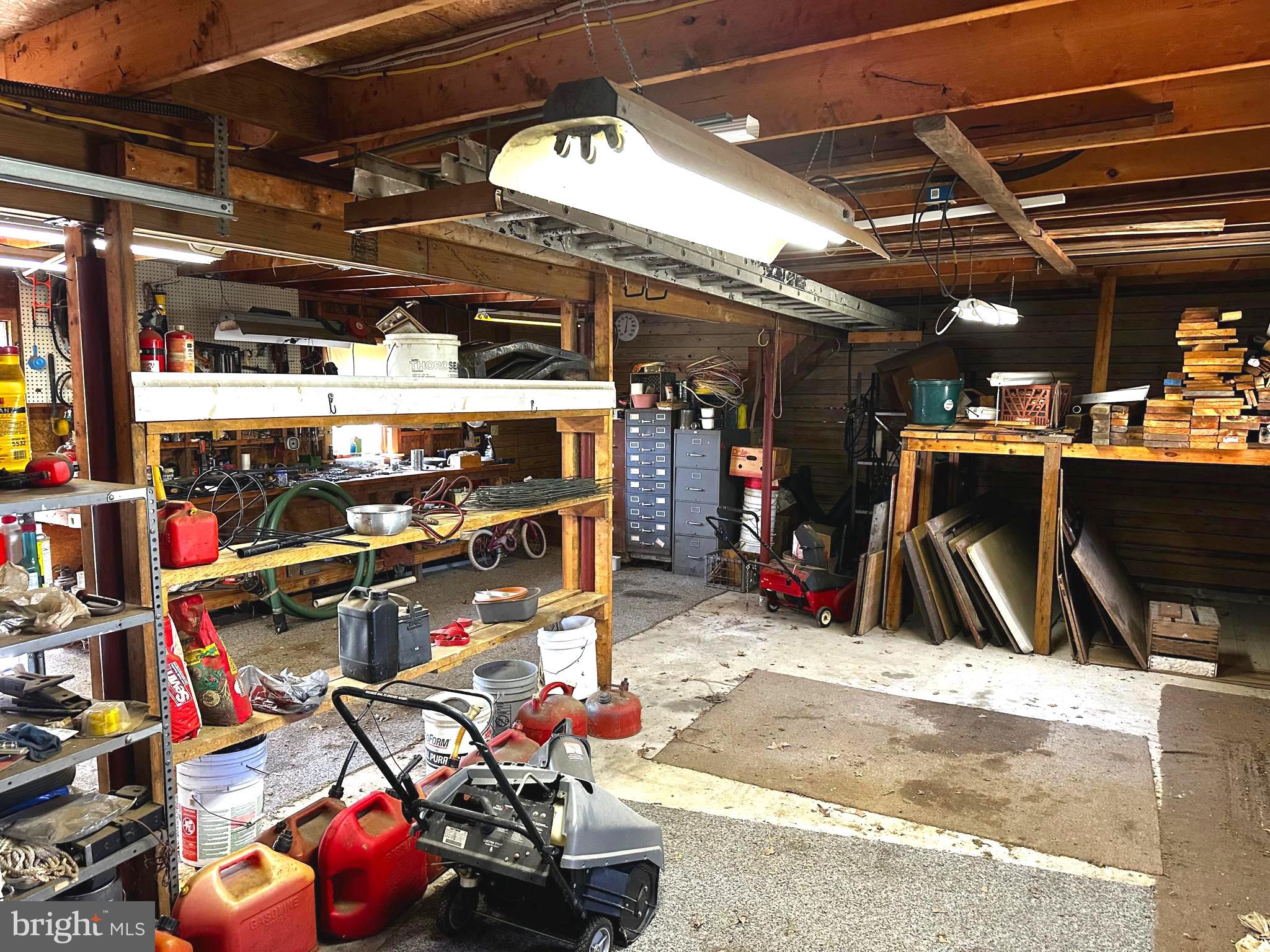 GERRARD ACRES - Residential