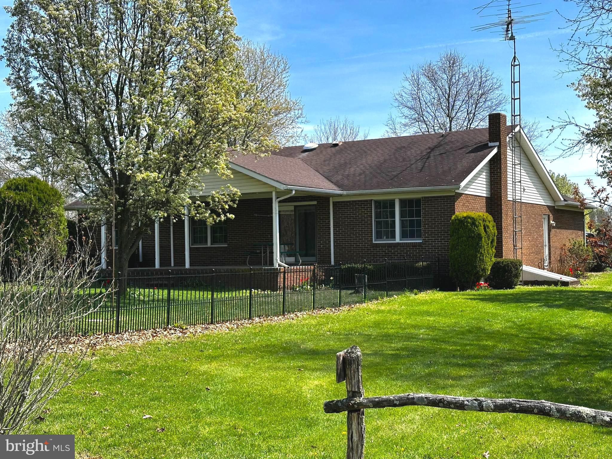 GERRARD ACRES - Residential