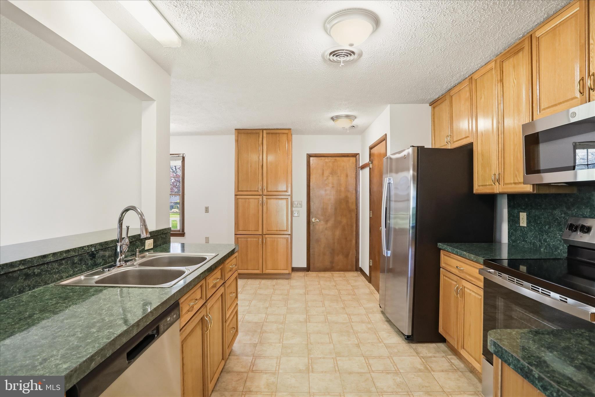 GERRARD ACRES - Residential