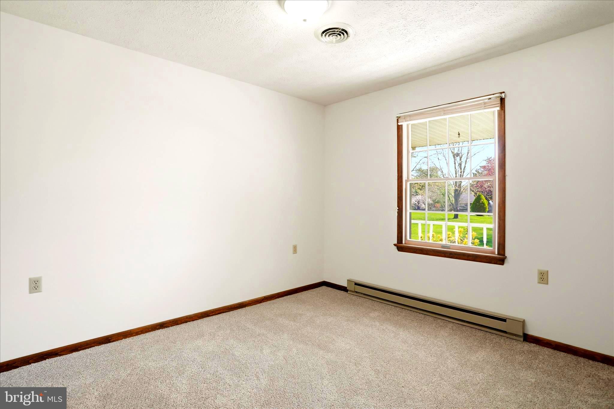 GERRARD ACRES - Residential