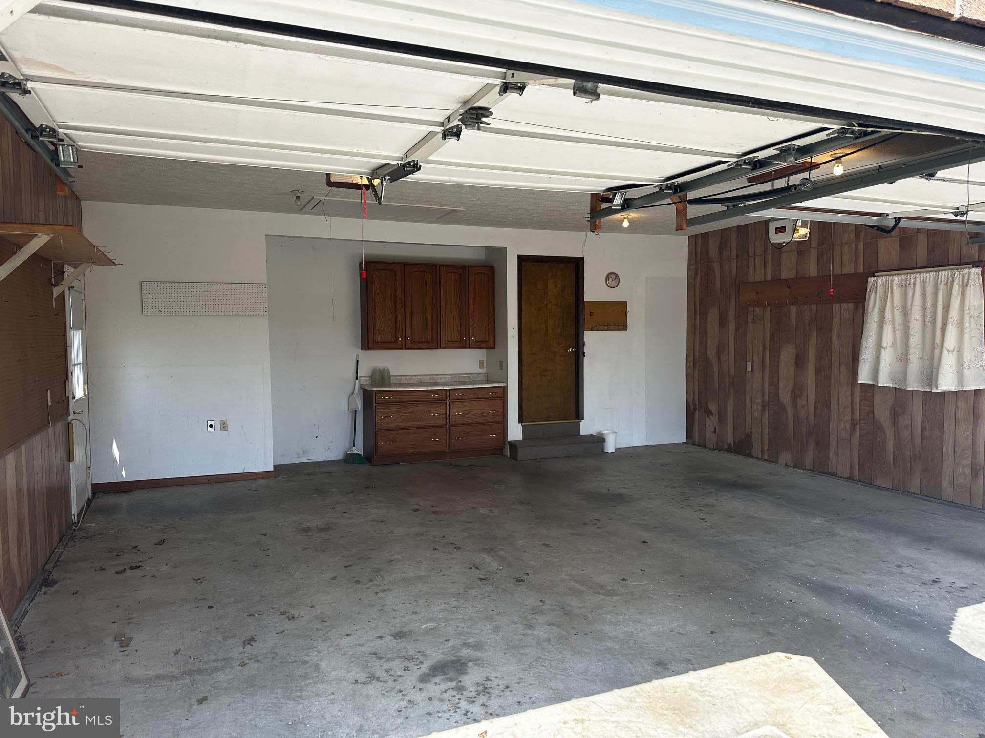 GERRARD ACRES - Residential