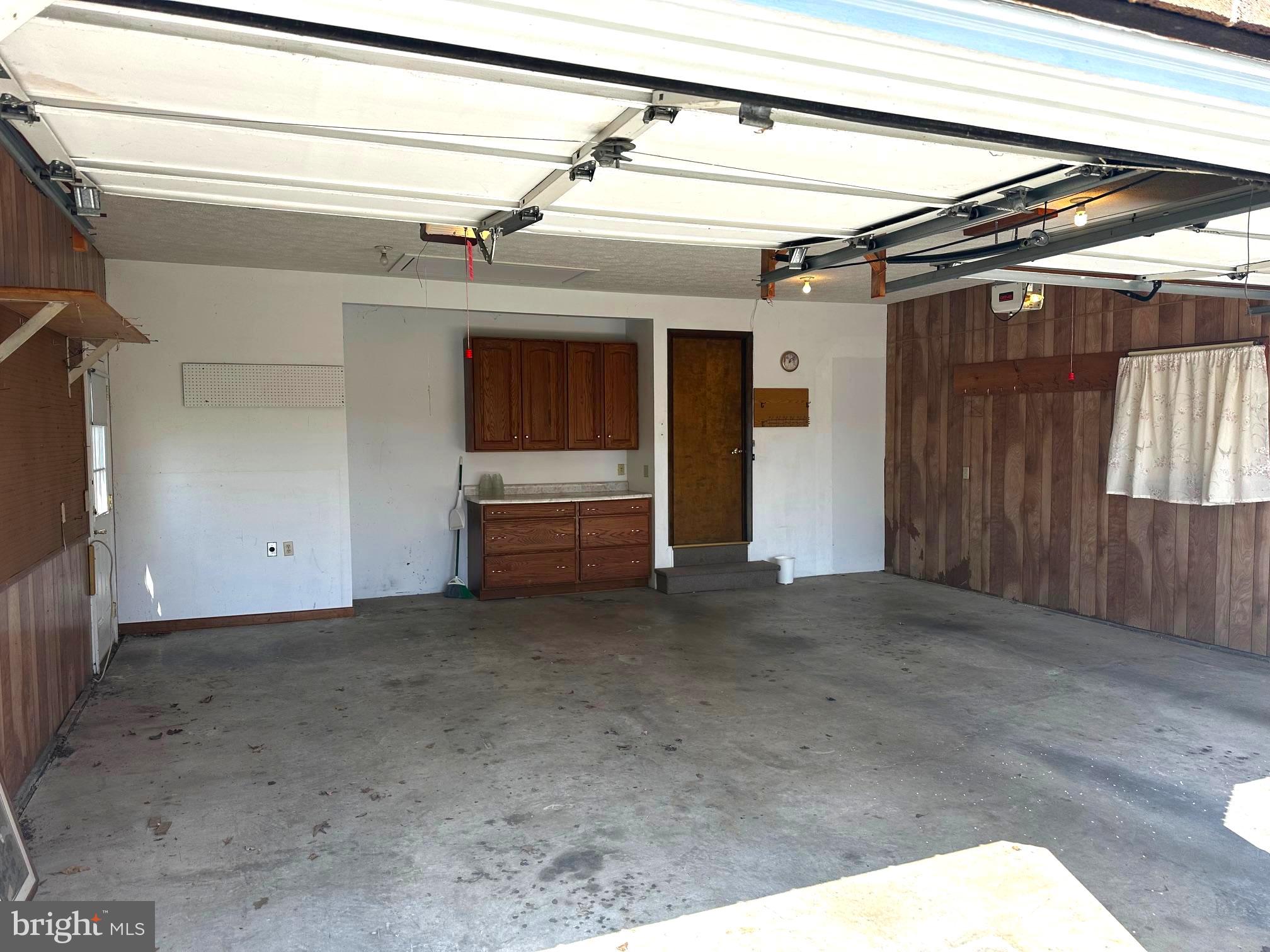 GERRARD ACRES - Residential