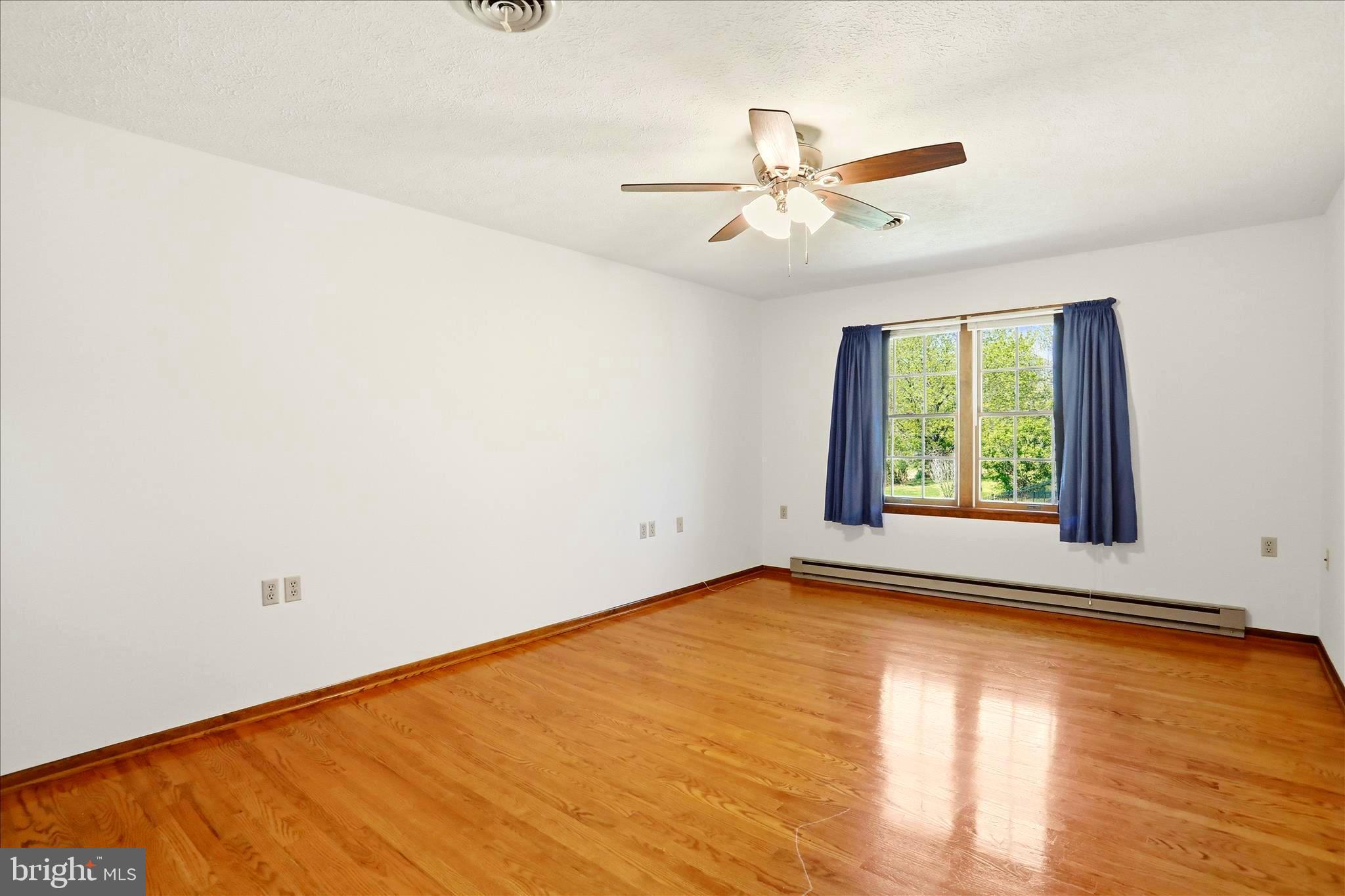 GERRARD ACRES - Residential