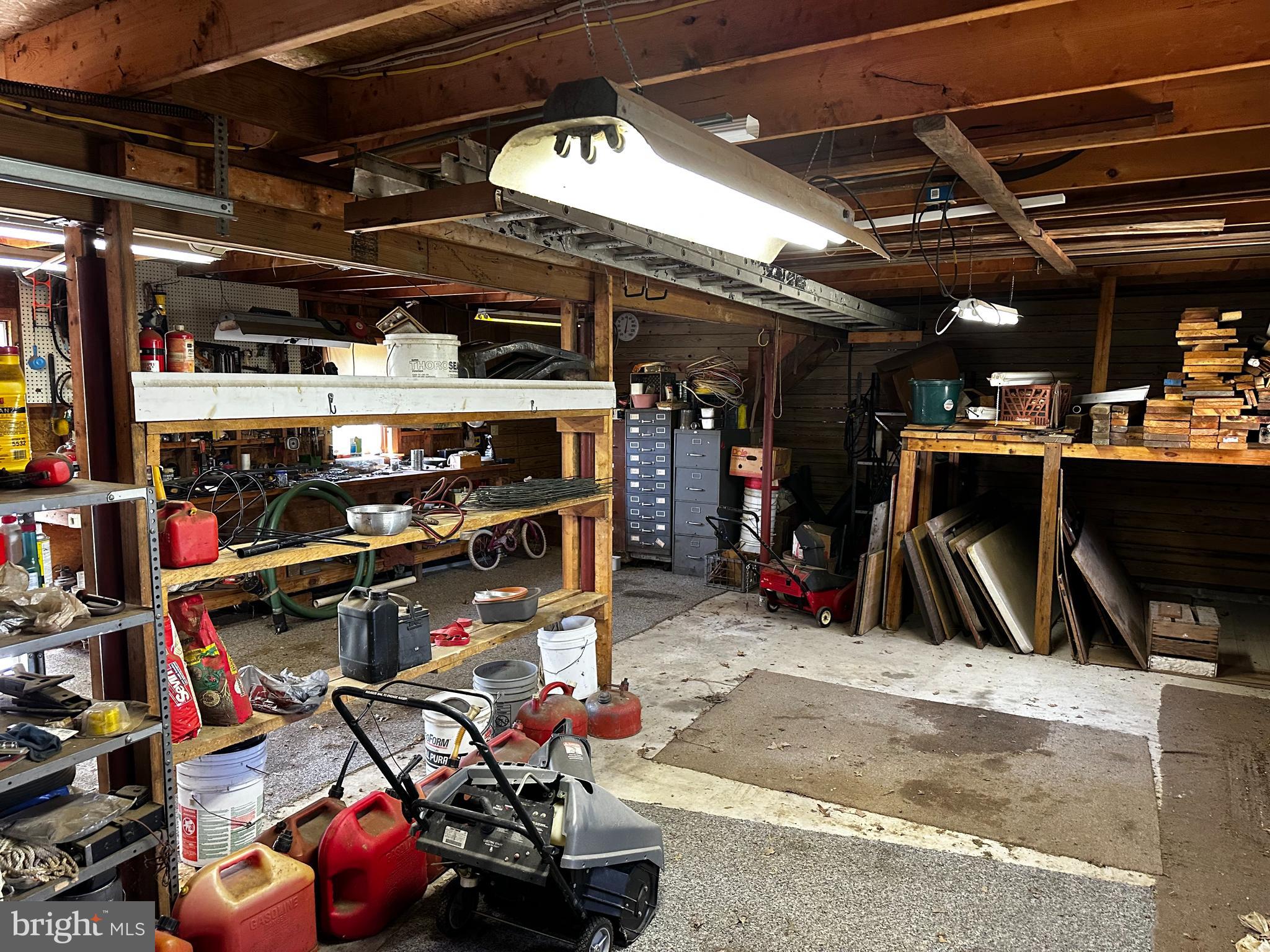 GERRARD ACRES - Residential