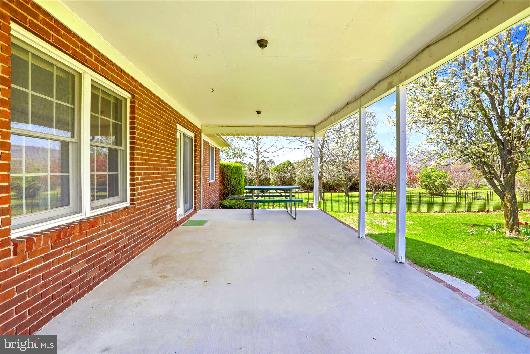 GERRARD ACRES - Residential