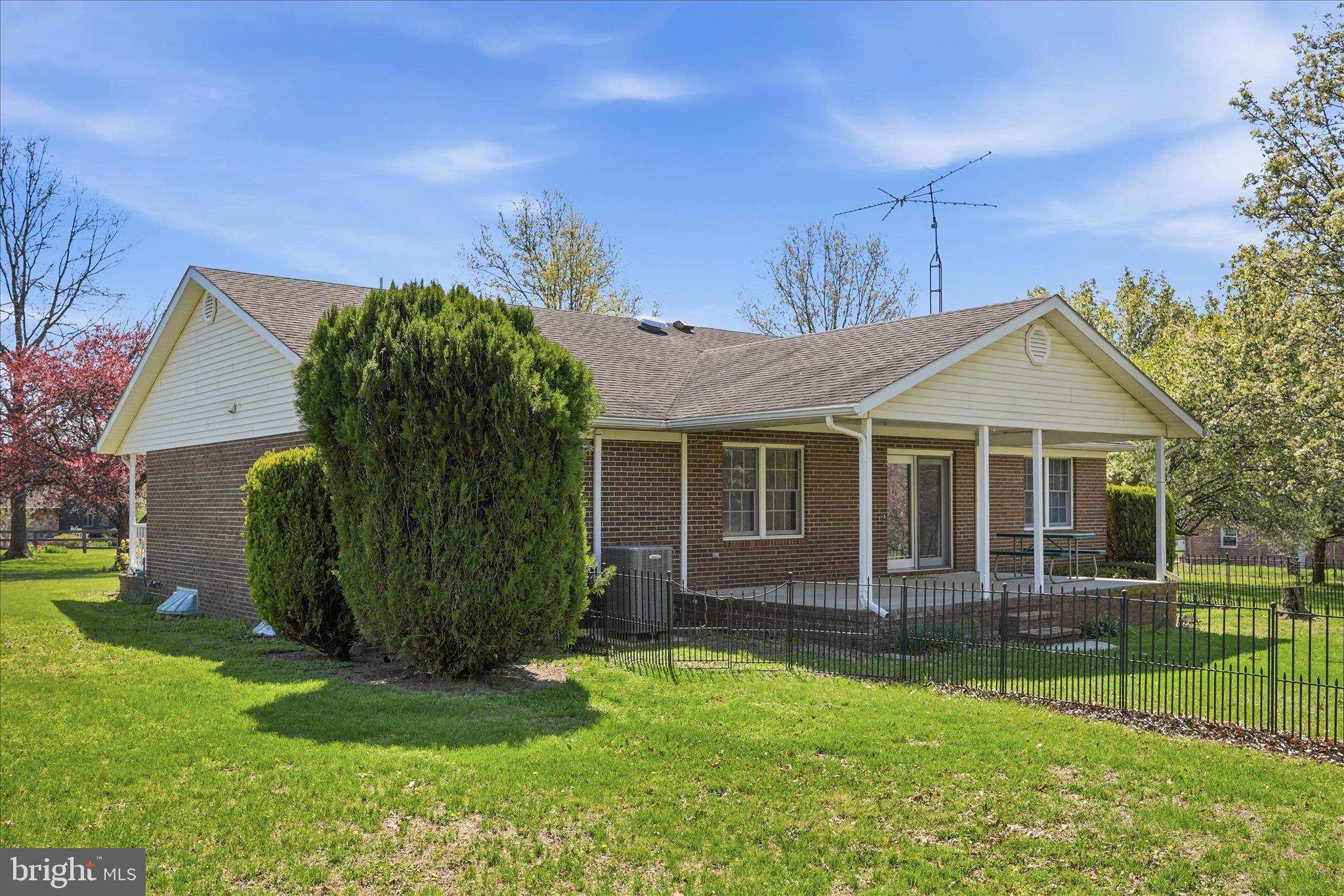 GERRARD ACRES - Residential