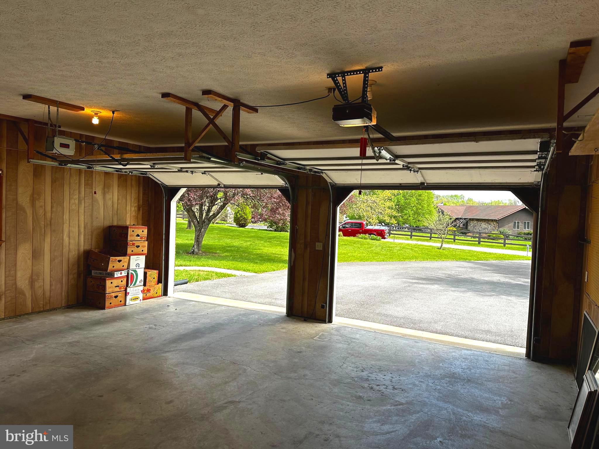 GERRARD ACRES - Residential