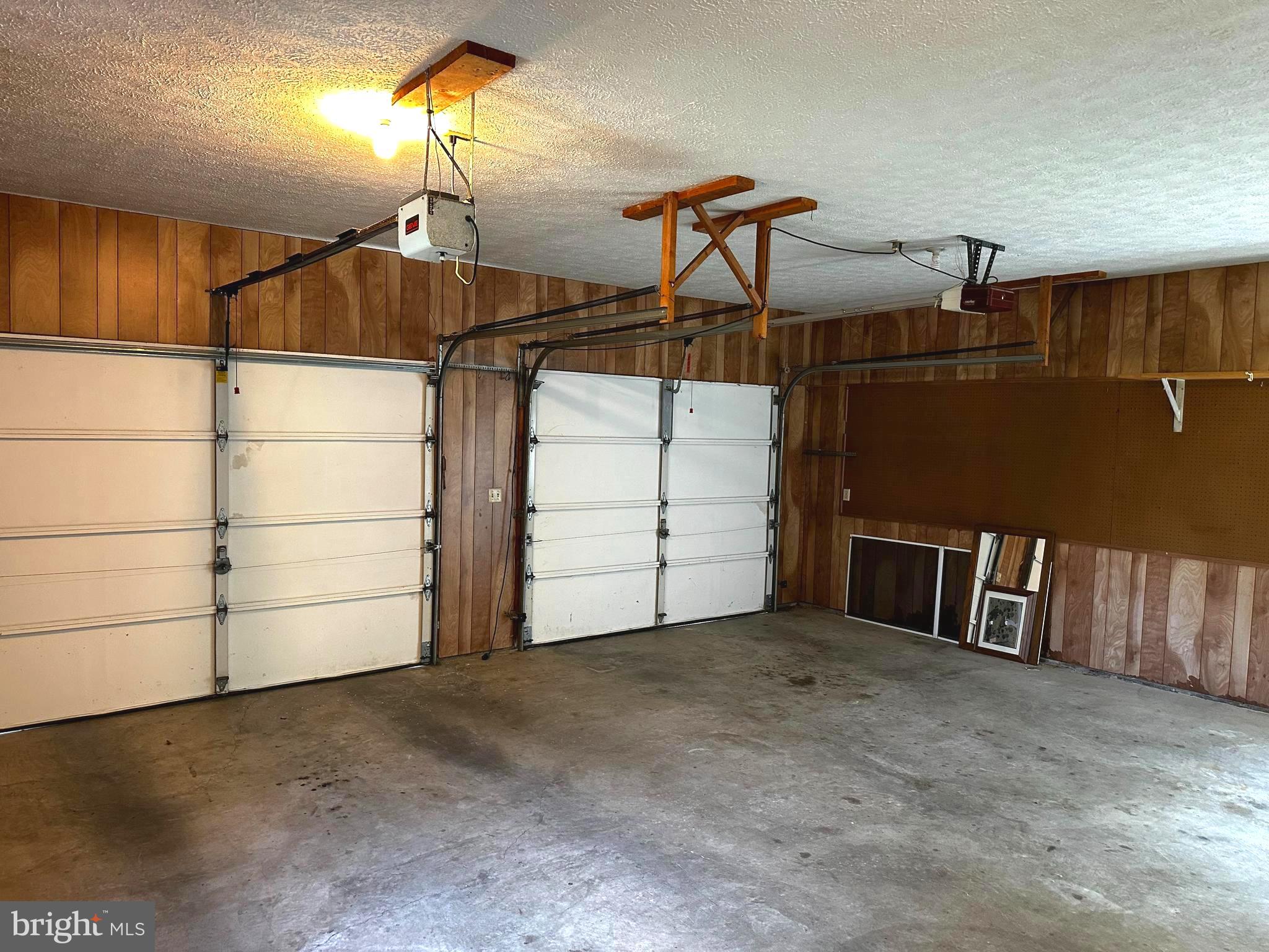 GERRARD ACRES - Residential