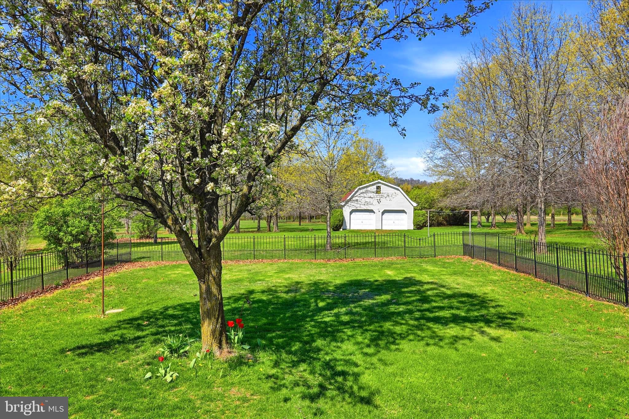 GERRARD ACRES - Residential