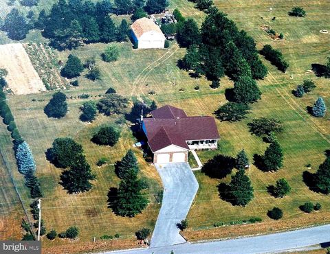 229 HOLLIS DRIVE GERRARDSTOWN WV 25420