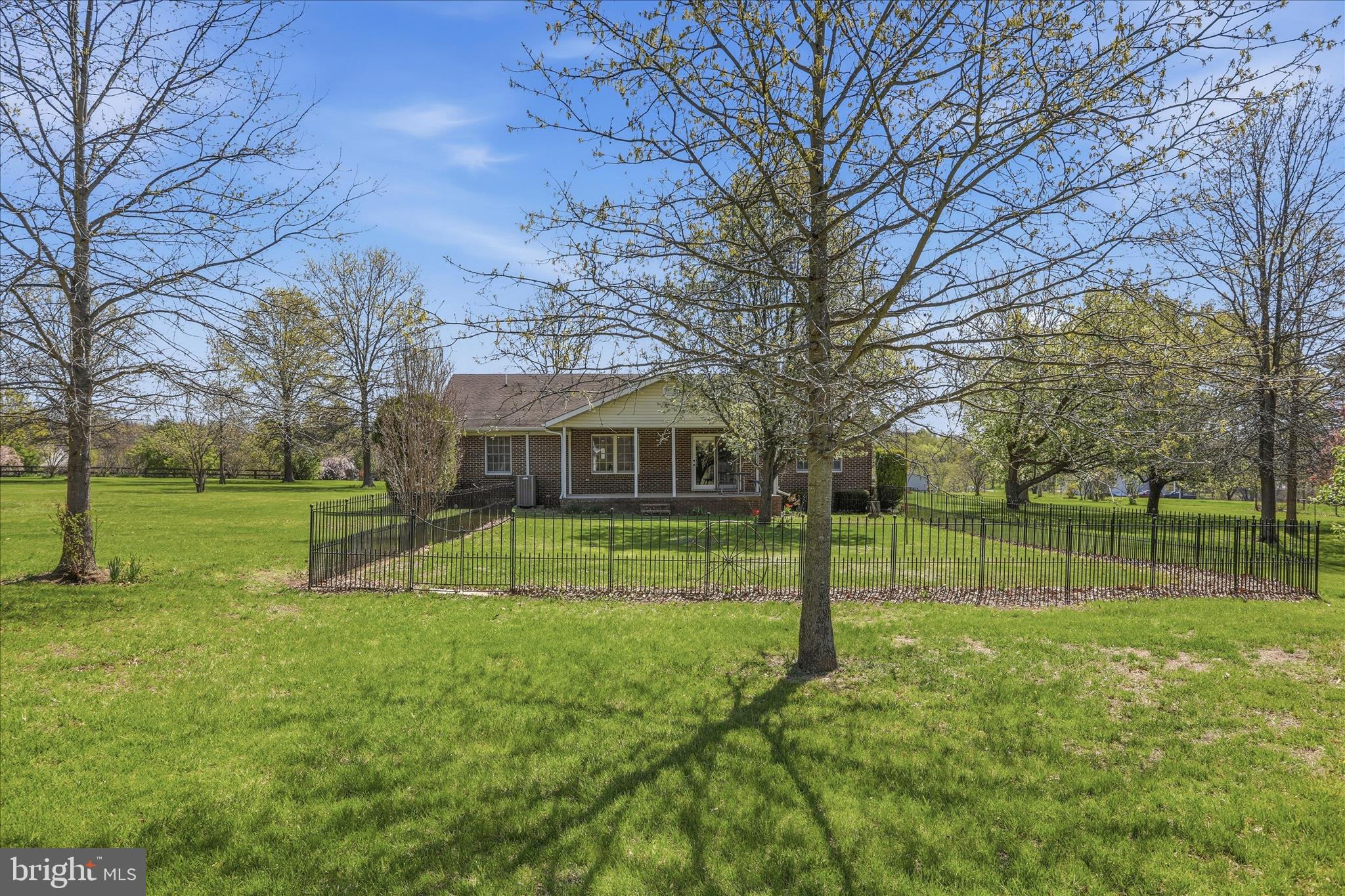 GERRARD ACRES - Residential