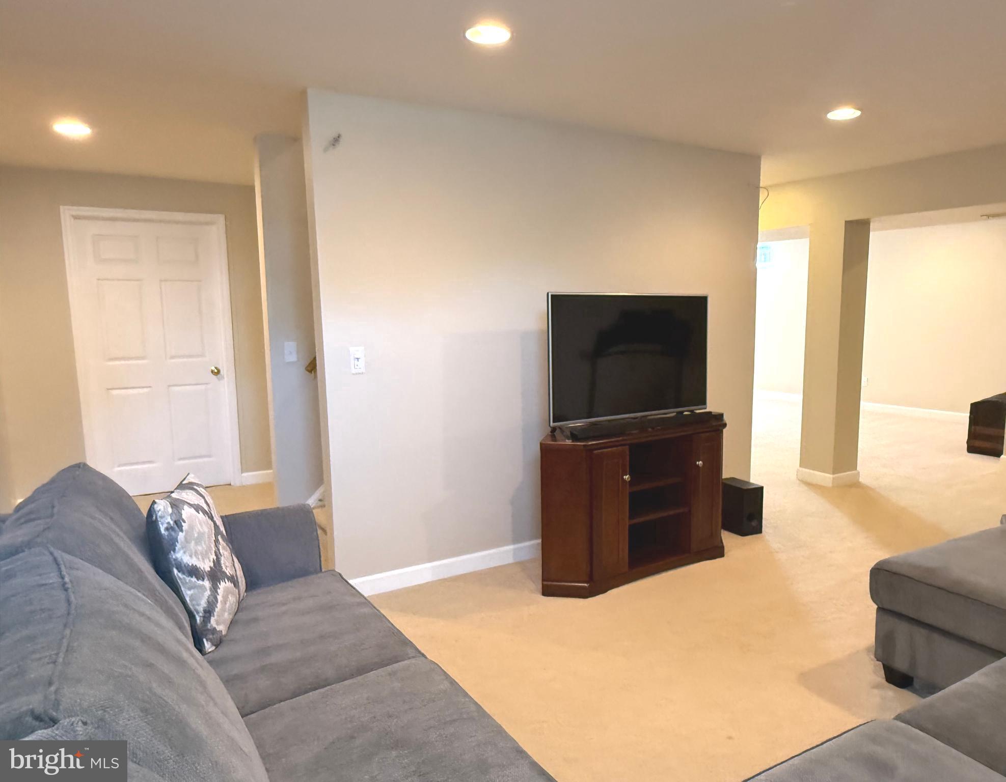 FOXBOROUGH - Residential