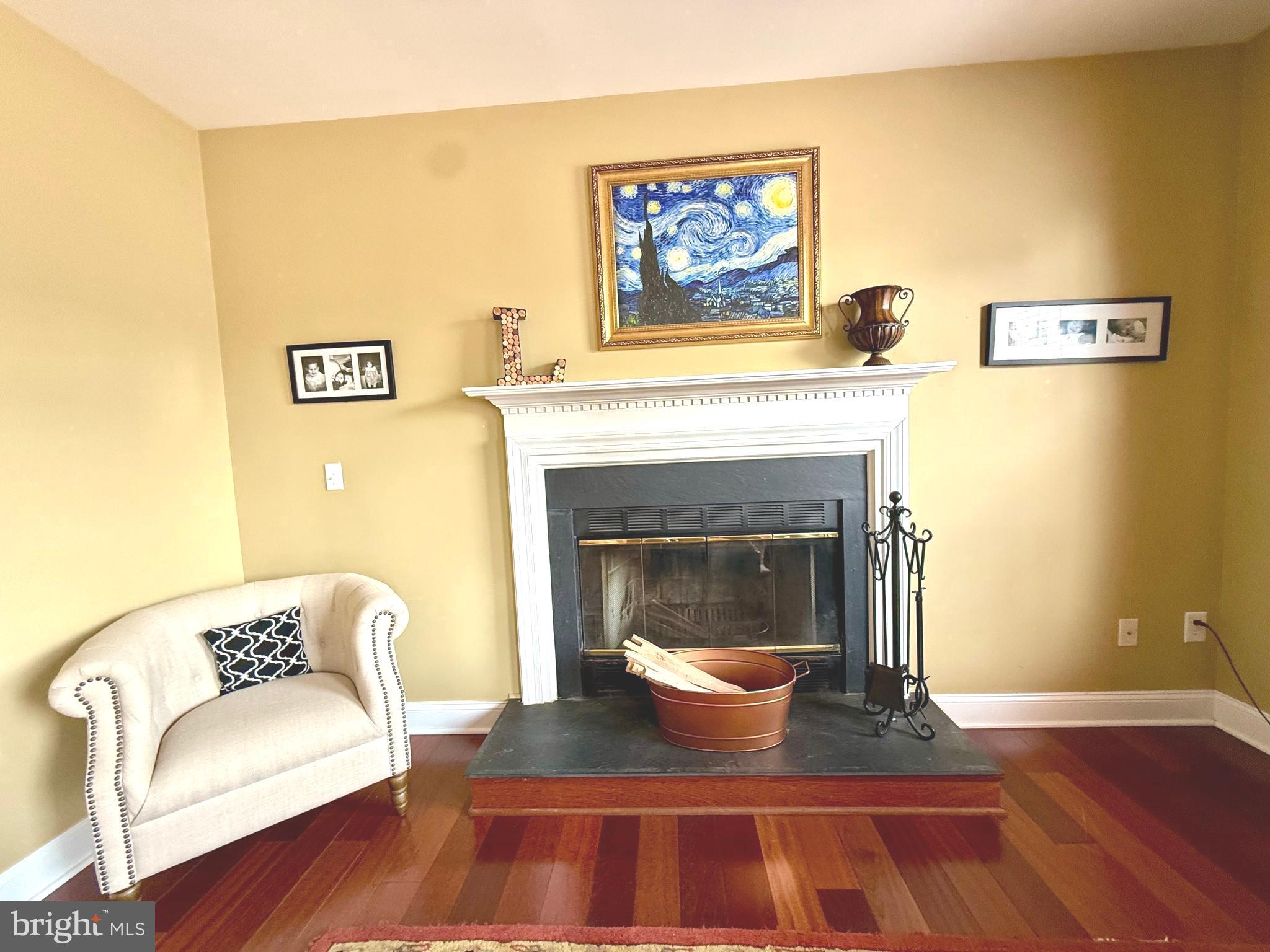 FOXBOROUGH - Residential